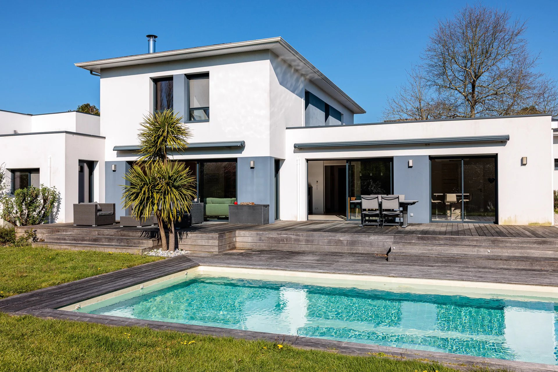 Maison avec piscine et grand jardin à Carquefou