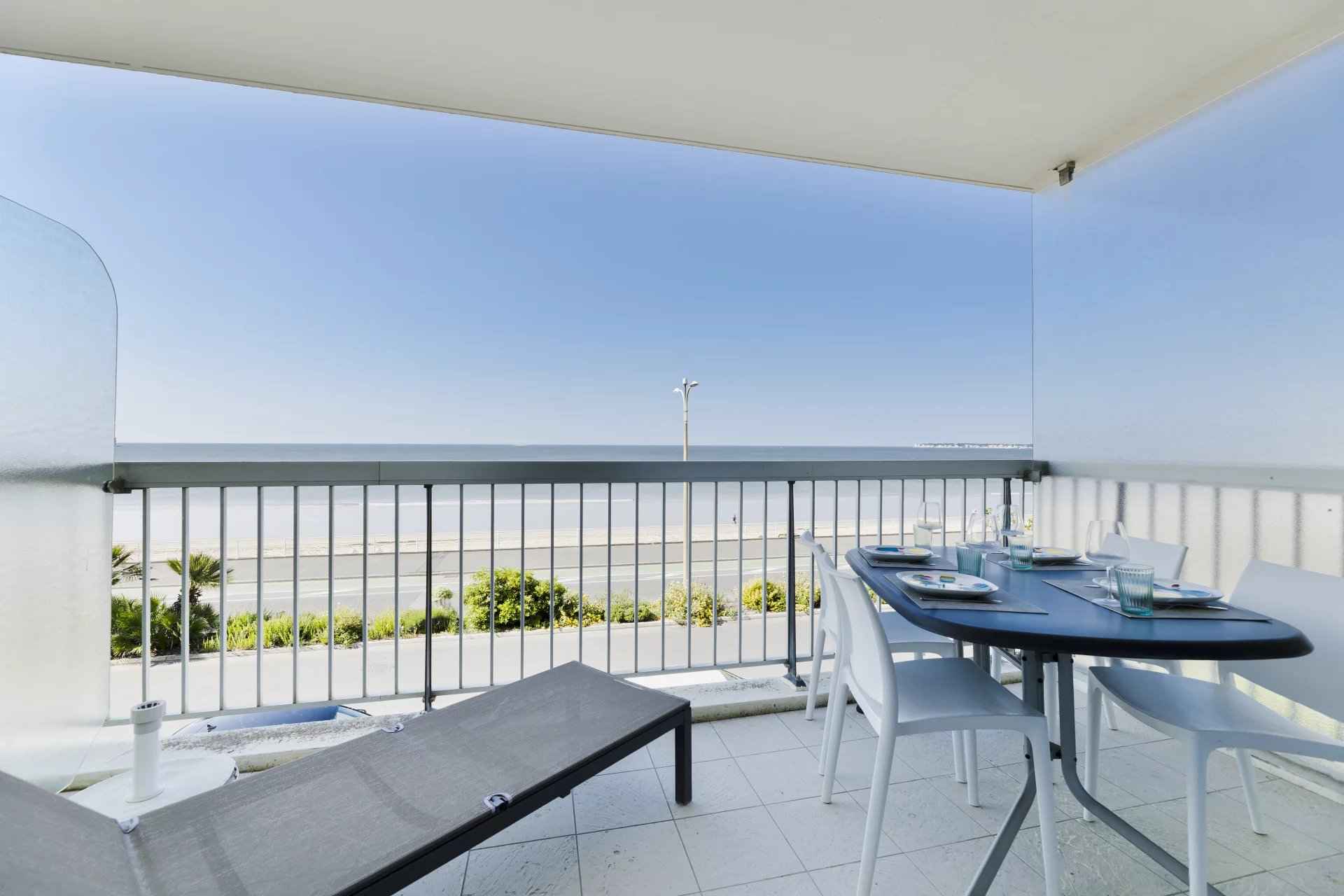 Terrasse face à la mer LA BAULE