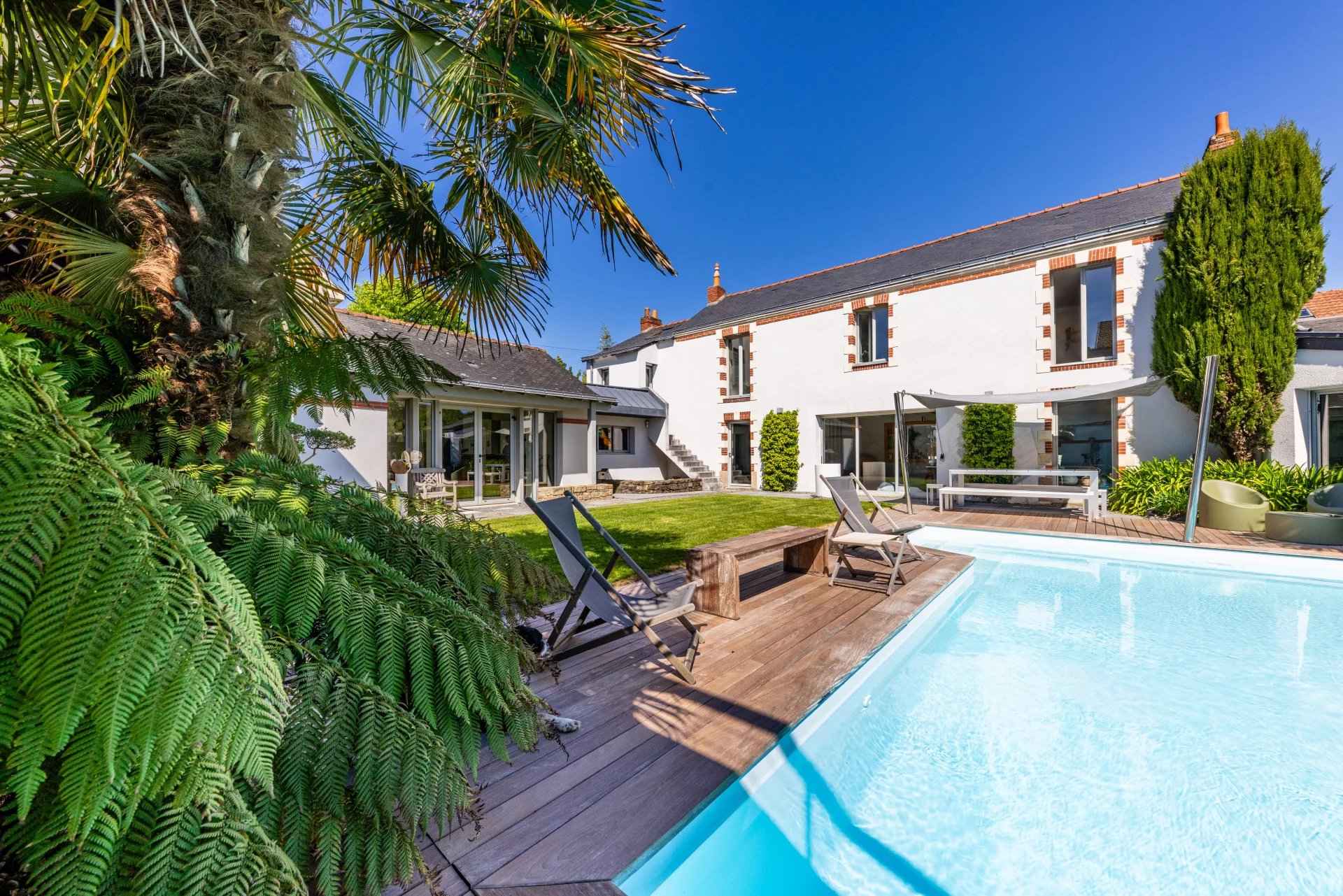 Maison avec grand jardin