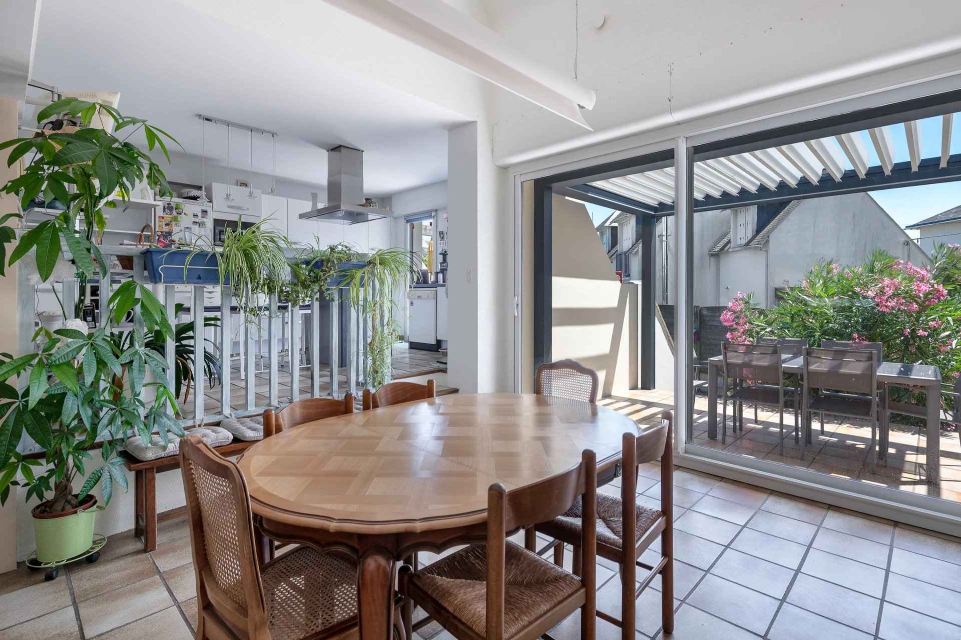 Séjour avec accès terrasse LE CROISIC