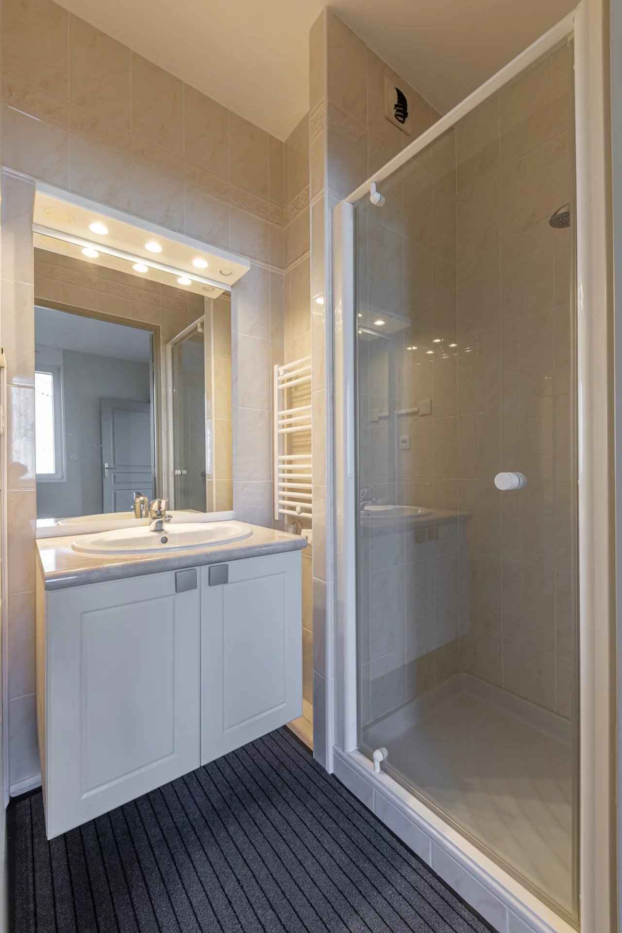 Cf67b35775db502487103728222c3dd4 f1923f80e9 1920 original - Attribut alt par défaut.