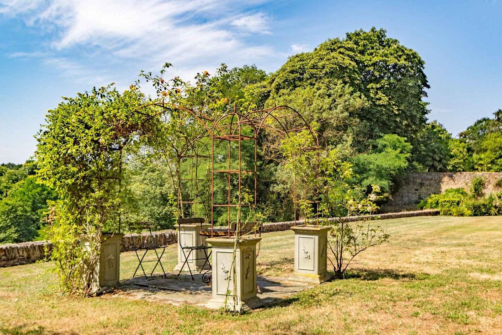 998b5ddad182e47acc1e34bea6acb3d8 e9591c251a 1600 original - Attribut alt par défaut.