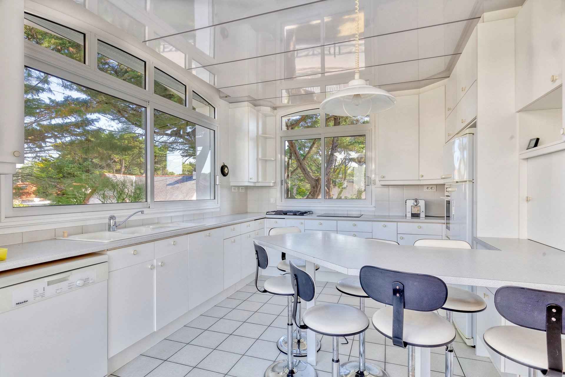 Afd5faa0dc62ef2f898cb22b13942872 61612d4928 1920 original - Attribut alt par défaut.