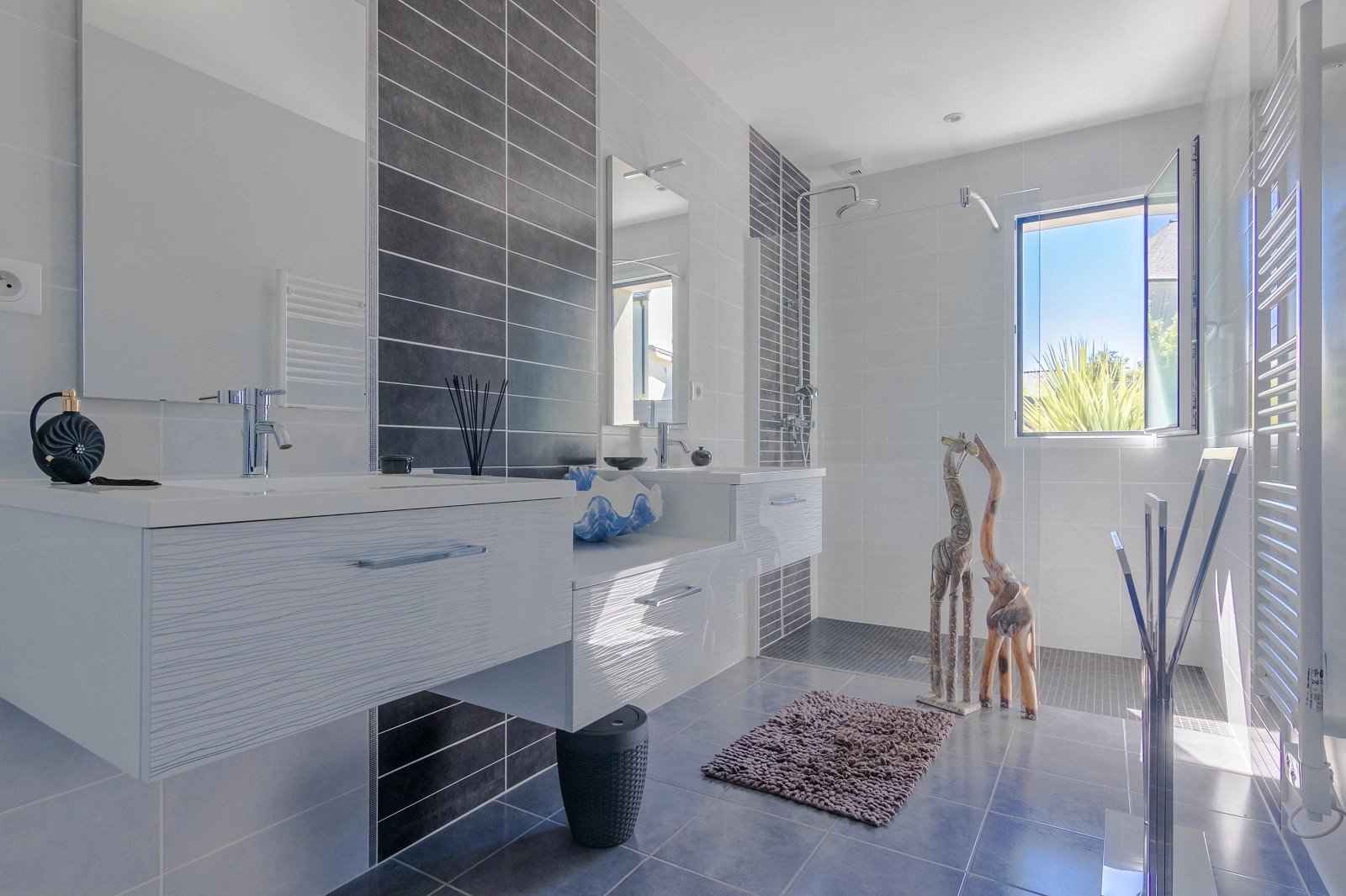 2aaf2f3cc73181b07bcf70717cdb1151 61fd604940 1600 original - Attribut alt par défaut.