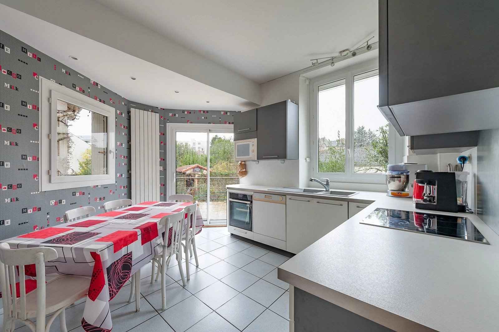 682c2cfb8a33a24684a55833873d5146 e66b2cd88f 1600 original - Attribut alt par défaut.