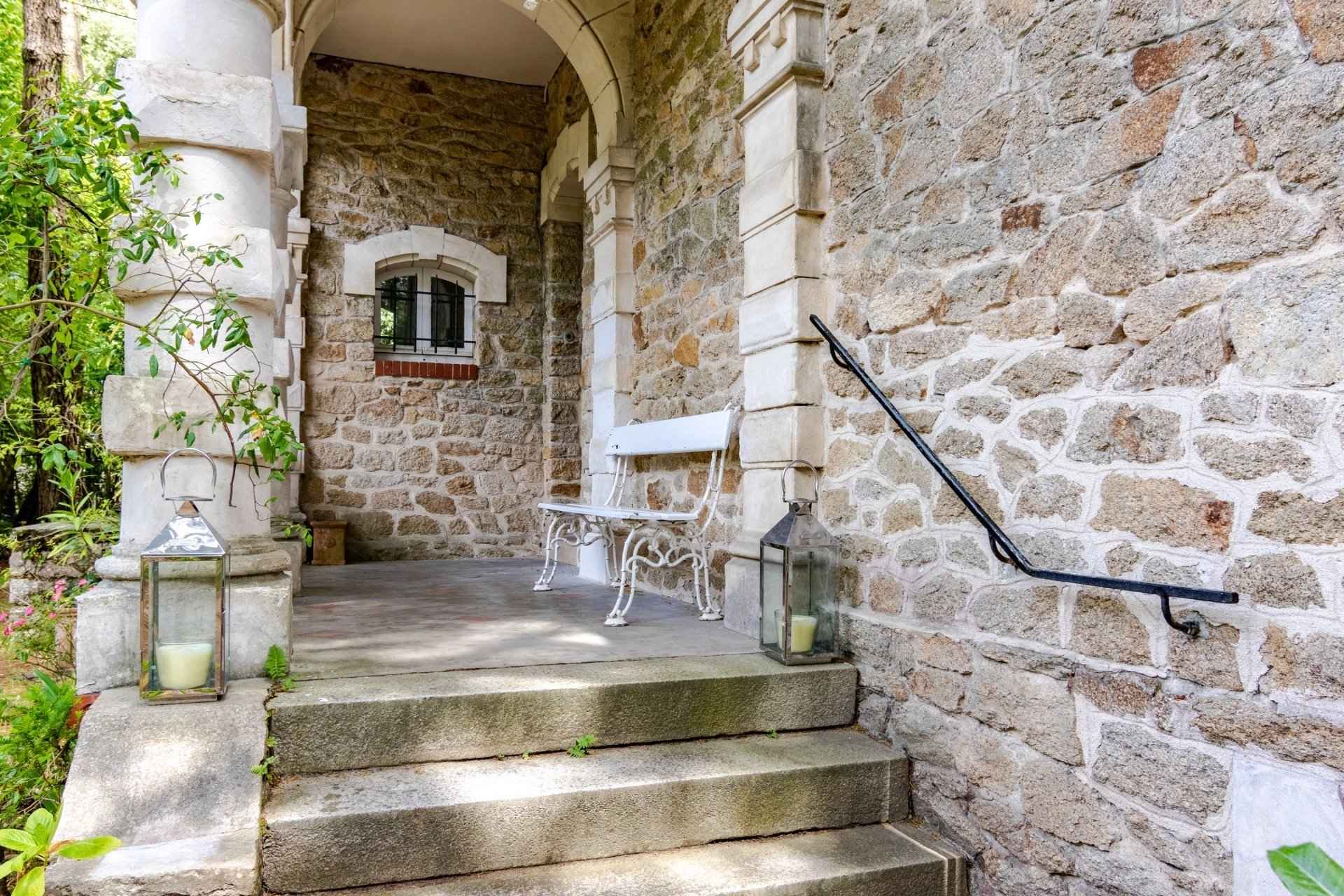 B8fcd9ee784660cbb20479369ccdf5e1 f63a0b56a8 1920 original - Attribut alt par défaut.