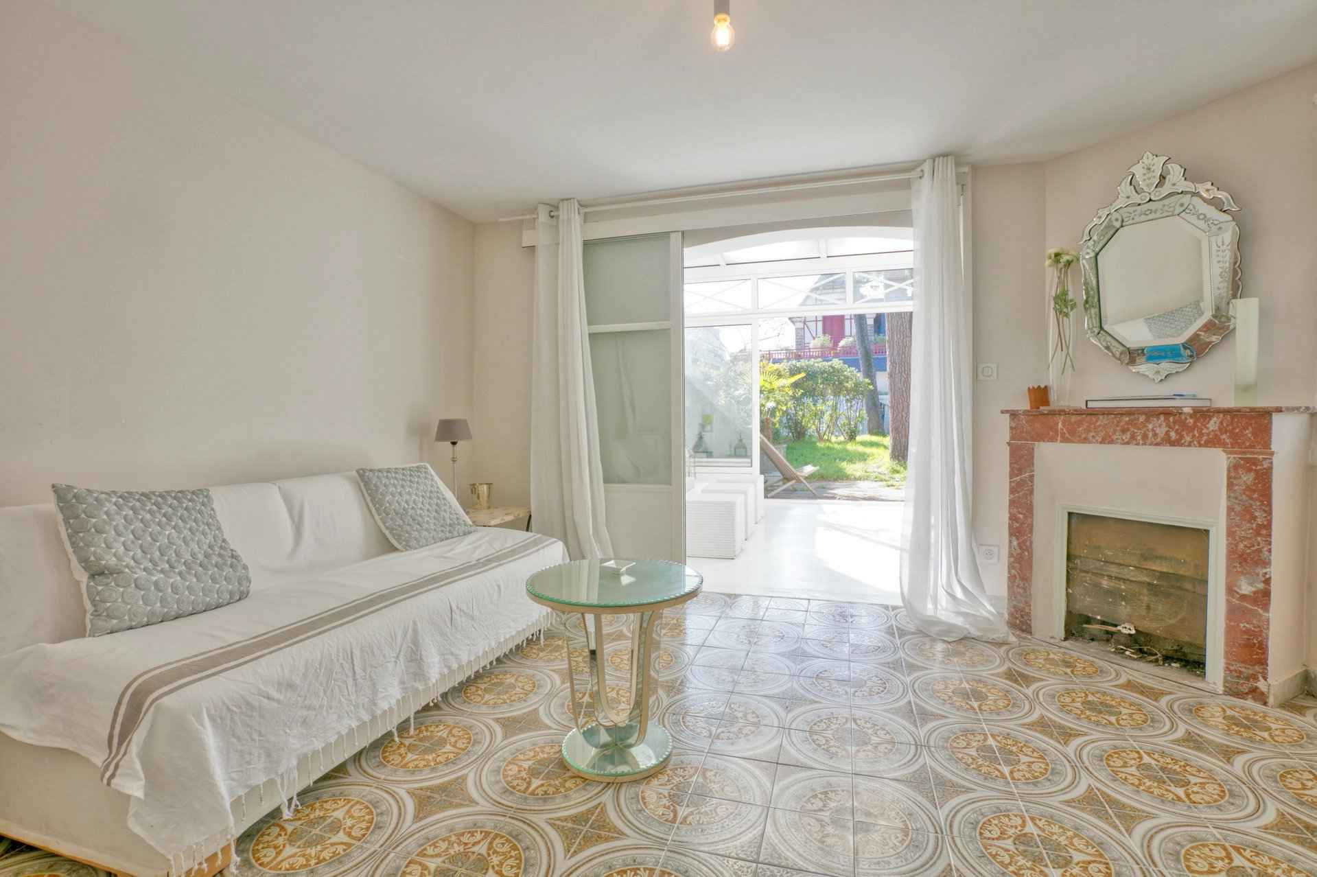 828cefafcdaaf1aaa7def0b4e982537f e6be5266d3 1919 original - Attribut alt par défaut.