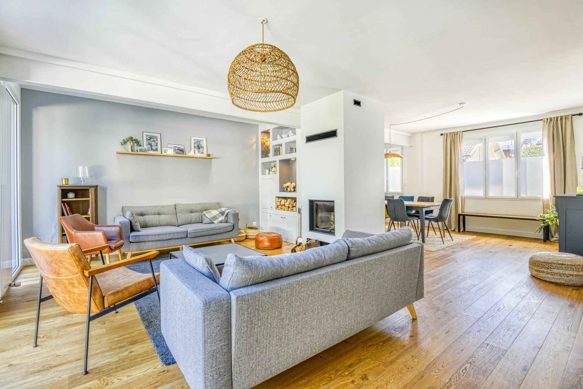 72037e1362ecb26b361d2ebcf60a638f 57f80befce 1920 original - Attribut alt par défaut.