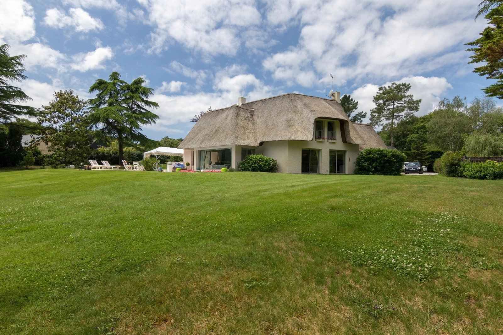 0e1dede7caff366438e000c143ac42e2 885200f066 1600 original - Attribut alt par défaut.