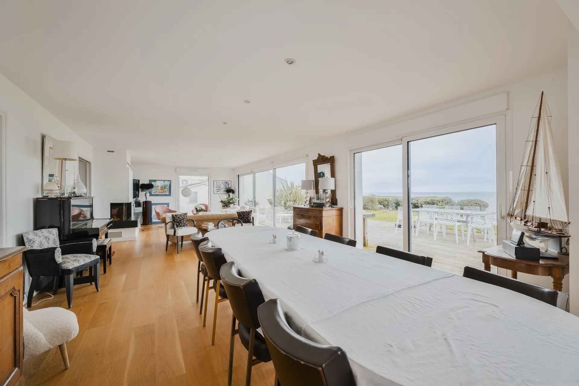 Eee90ef4cf7f0ed3f6d72176ff5fb884 c7aa063eab 1920 original - Attribut alt par défaut.