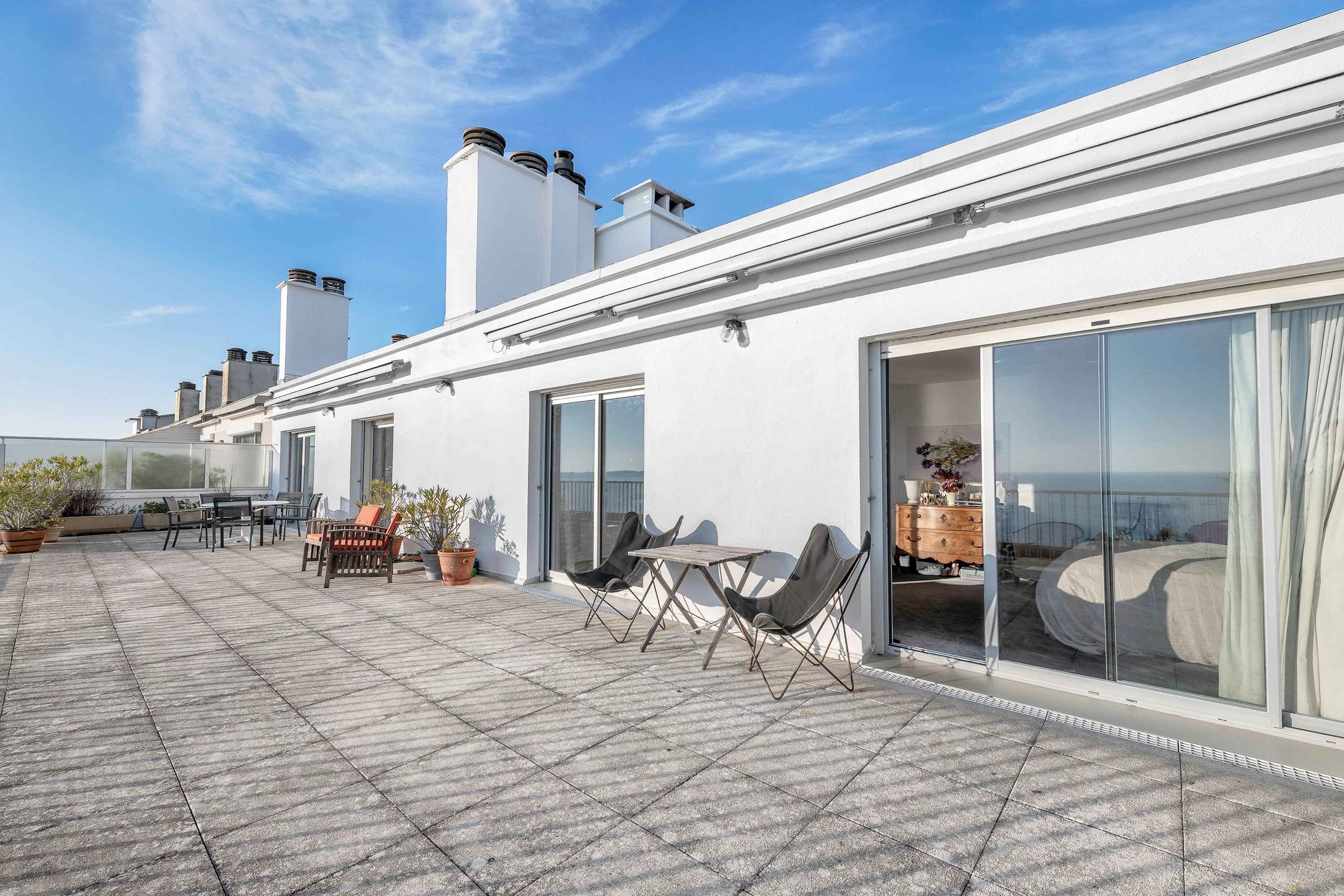 Grande terrasse vue sur la mer LA BAULE
