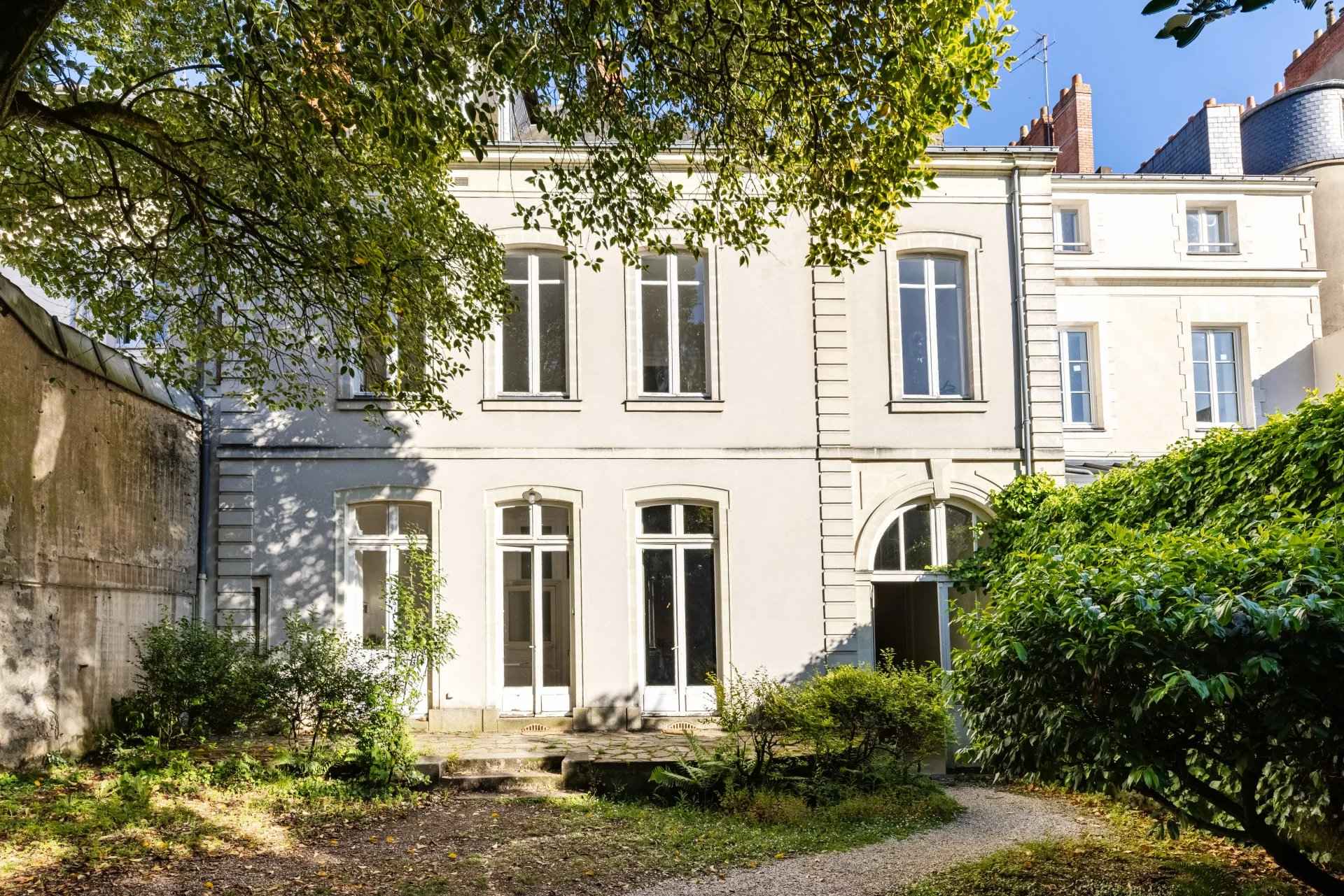 A1860430ea855bdf88681cfad94db7d8 05f4407ef5 1920 original - Attribut alt par défaut.