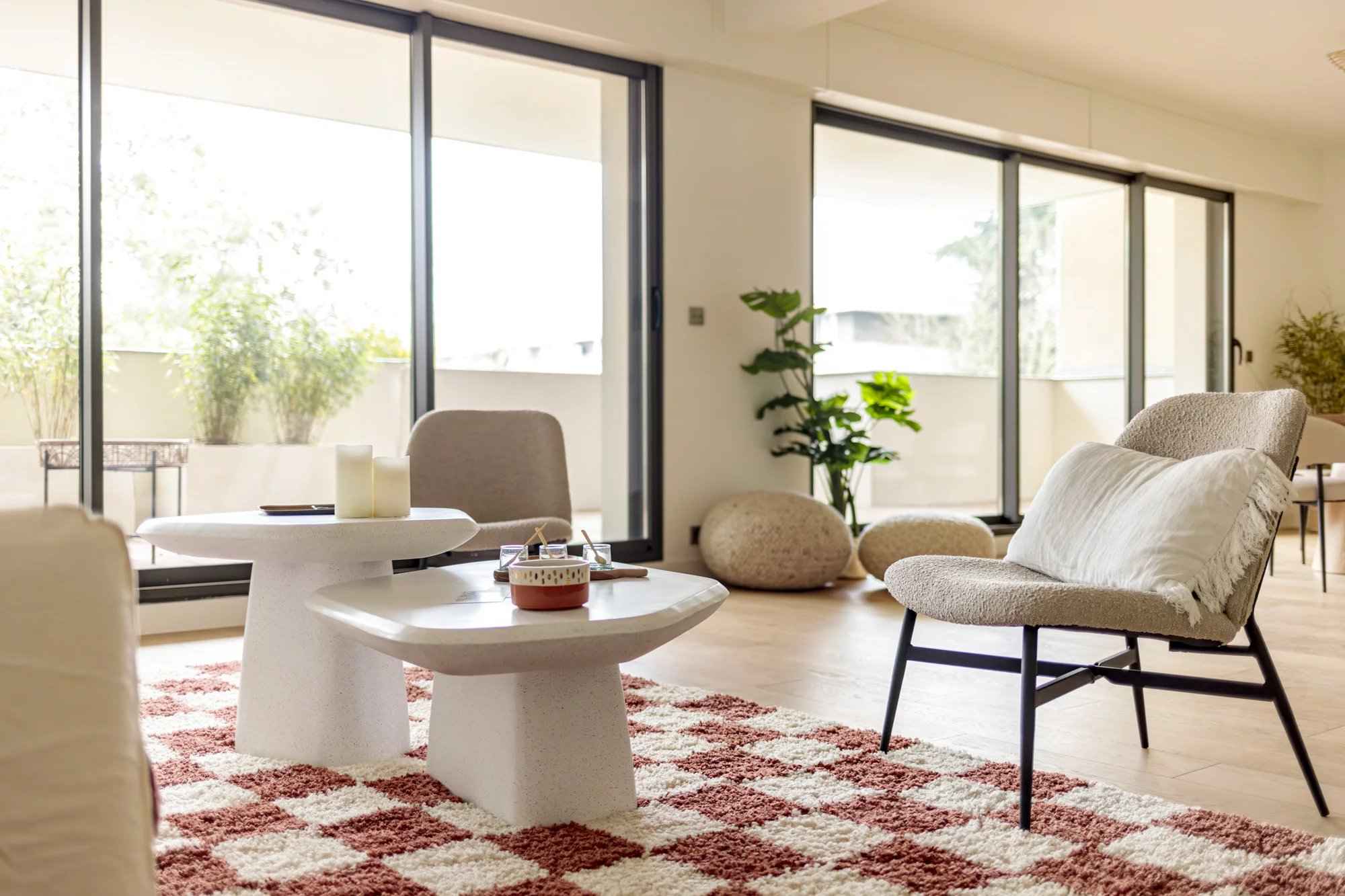 81f7349ce5d88ed51606fbcd6517157d a8832017b1 2000 original - Attribut alt par défaut.