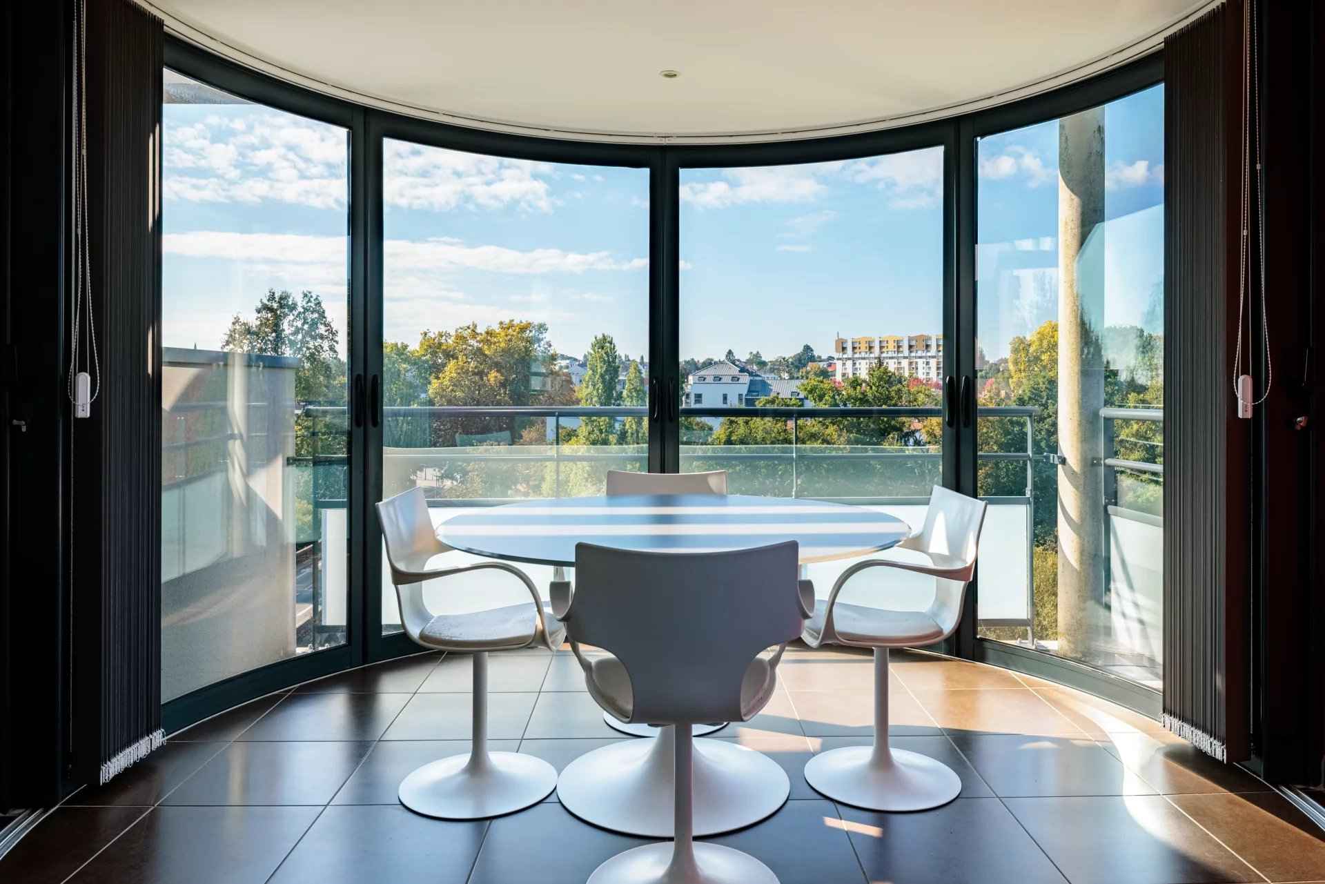 5cd3c4283e3658555b2cb4d912c9a282 33d1ebcf3e 1920 original - Attribut alt par défaut.