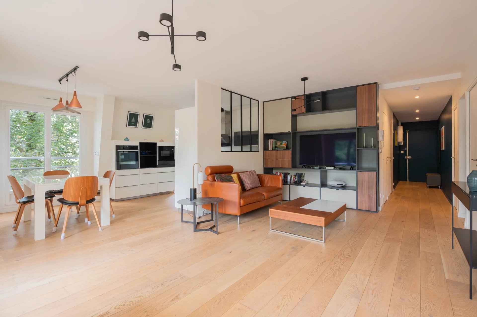 Appartement avec balcons canclaux 