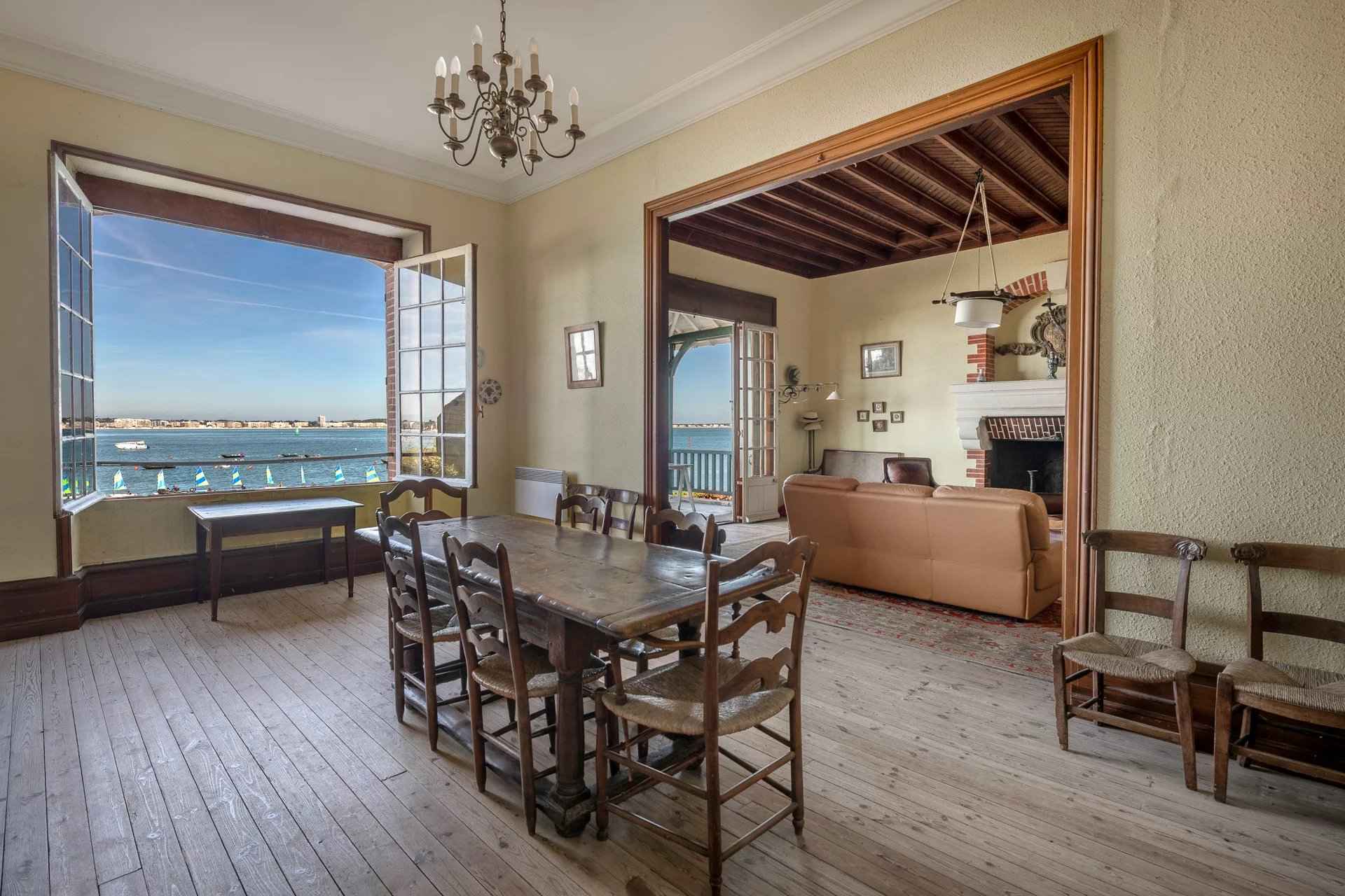 Villa à rénover LE POULIGUEN Villa à rénover LE POULIGUEN