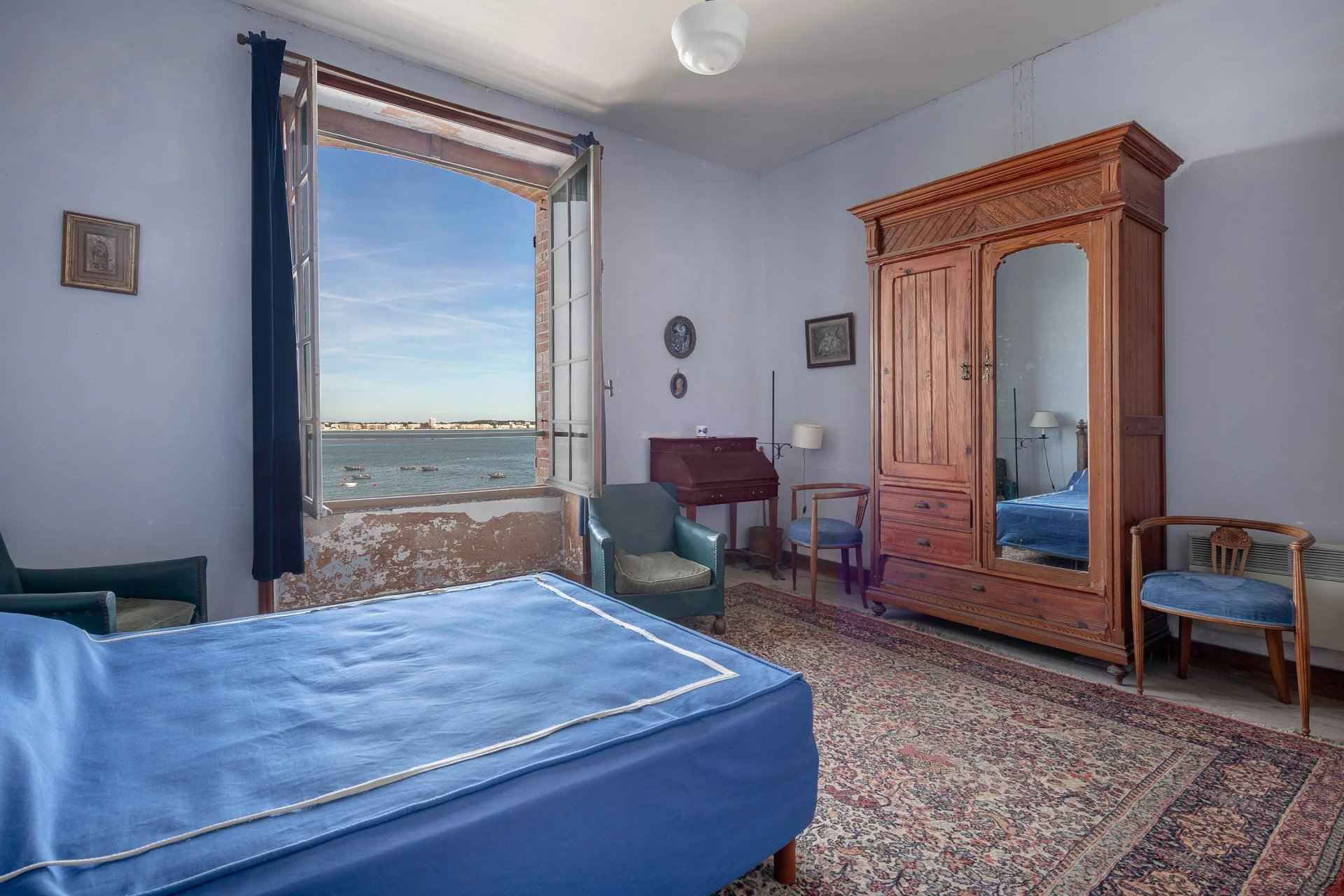 Grande maison familiale LE POULIGUEN Grande maison familiale LE POULIGUEN