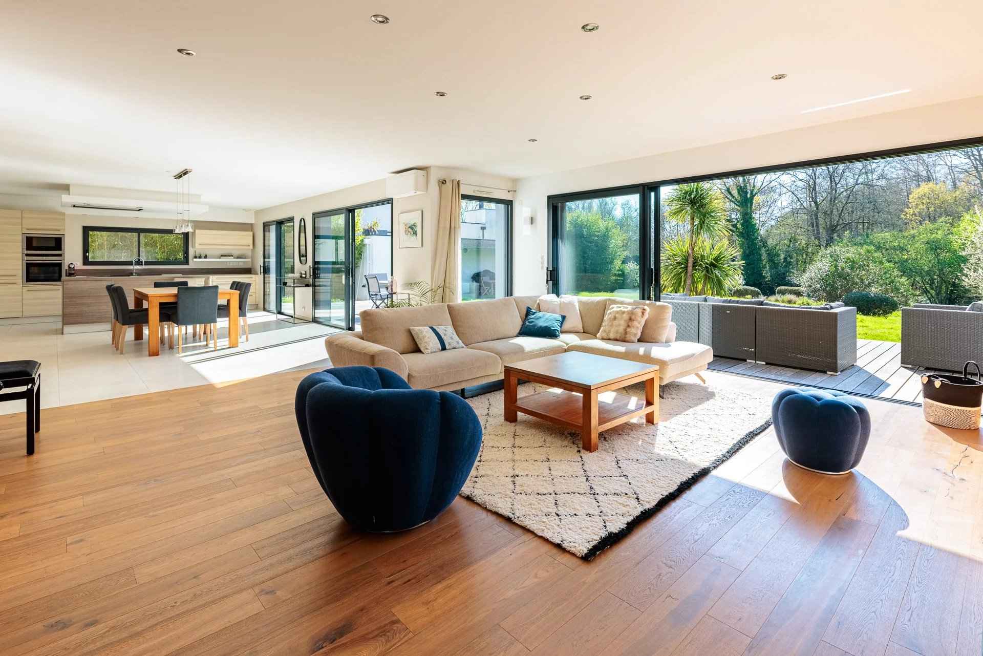 Ce8153d1663e1c61c43c36f25fcef618 85dce62c8d 1920 original - Attribut alt par défaut.