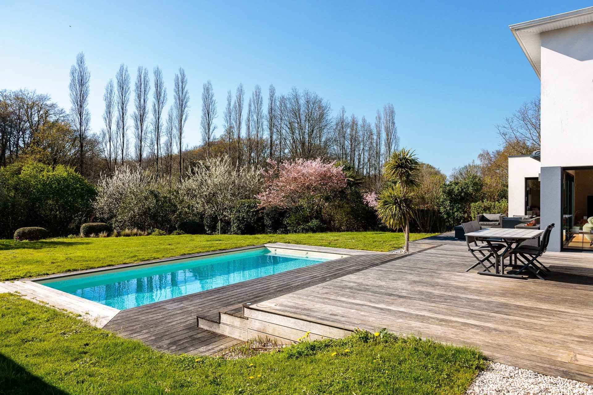 B6ddd423c45365a17cebfbcfa53ef9a3 8b4a99c539 1920 original - Attribut alt par défaut.