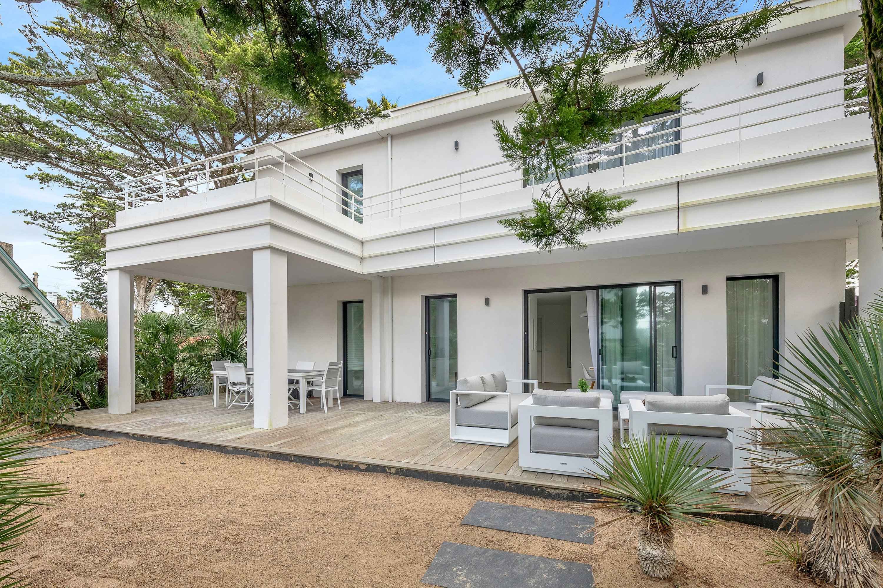 7140d624ed841703a2572cf3712f76bd 31adc19ab6 3000 original - Attribut alt par défaut.