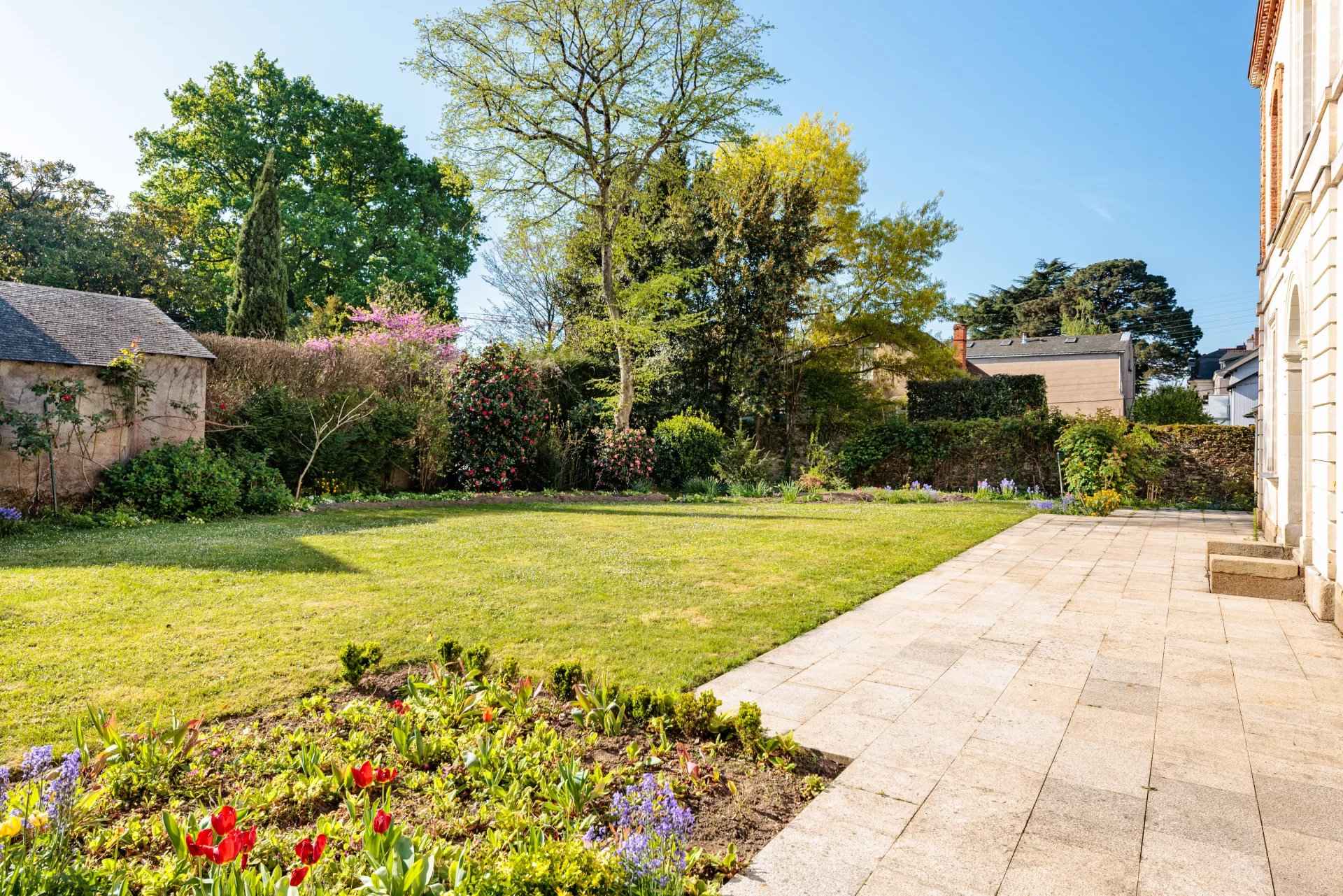 Hôtel Particulier Saint Donatien à vendre 