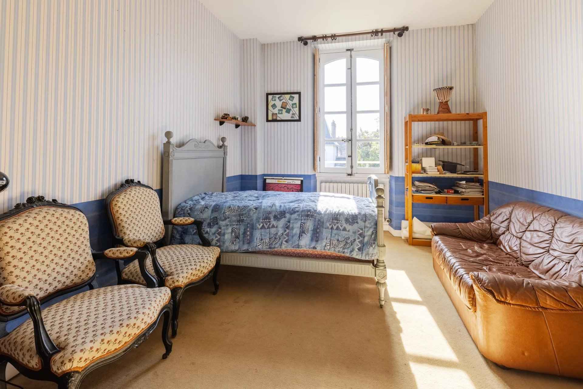 Hôtel Particulier proche des commerces et transports 