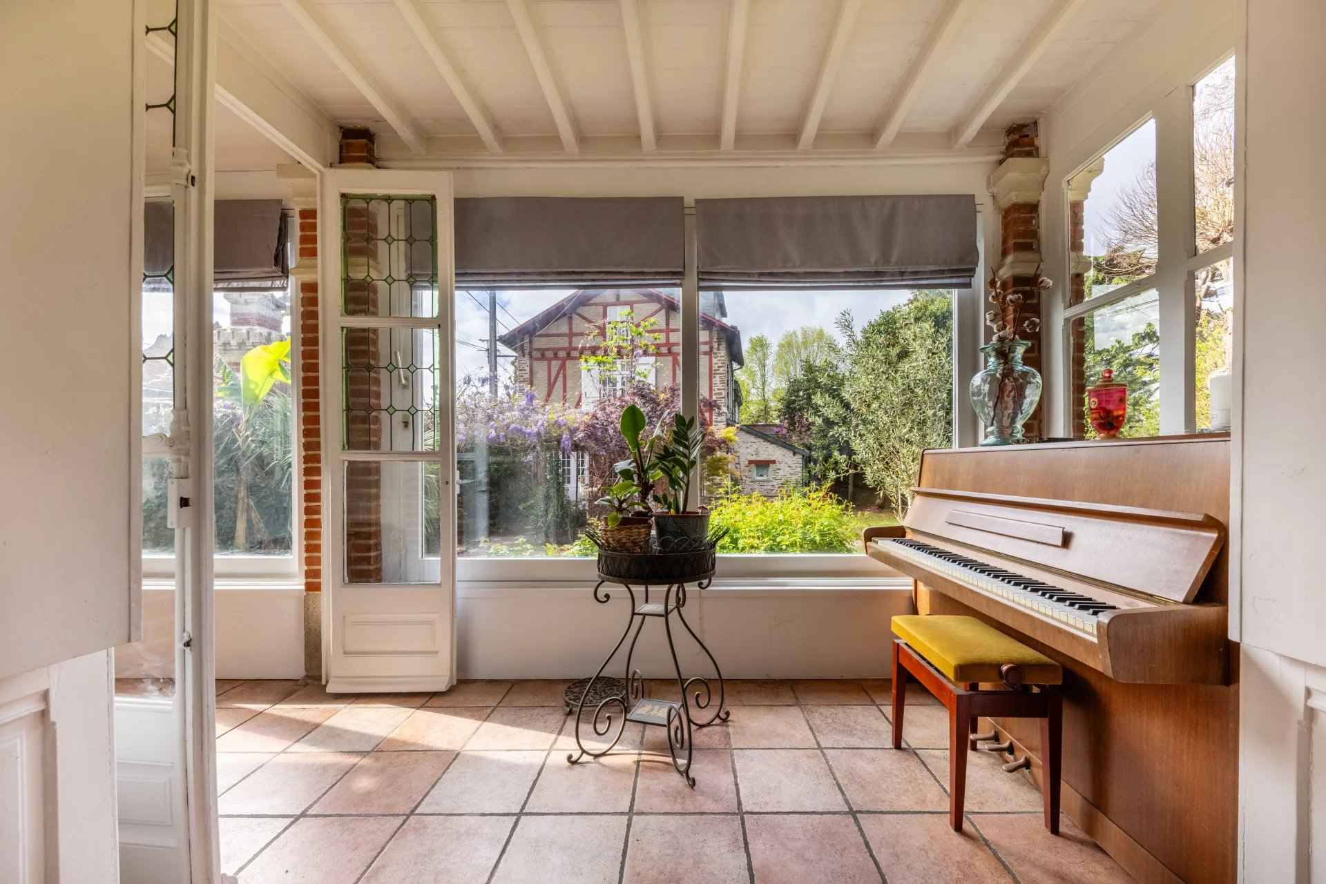 980a6dd6289323668858cce269c8dab2 afd318c273 1920 original - Attribut alt par défaut.