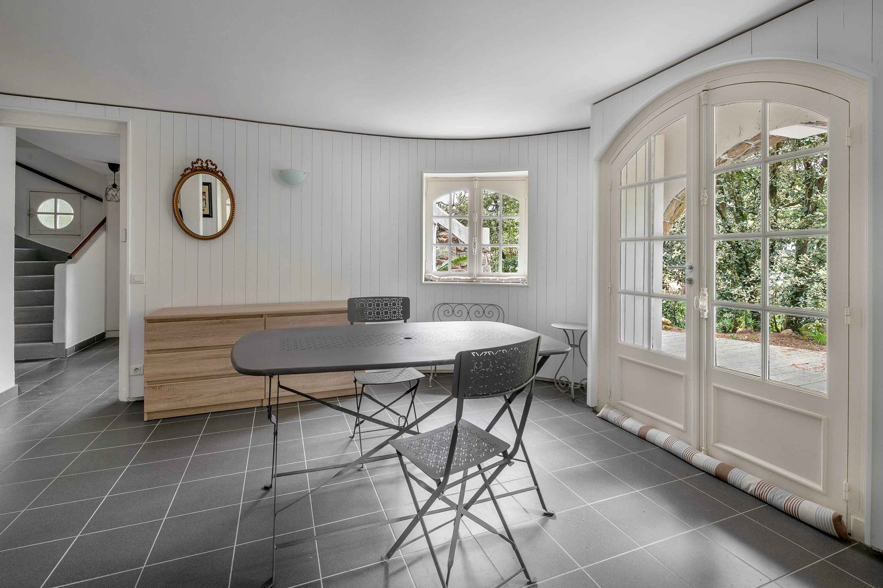 Fbf49a14ec5132d18d9d2f67193f5ca2 edc65340a3 3000 original - Attribut alt par défaut.