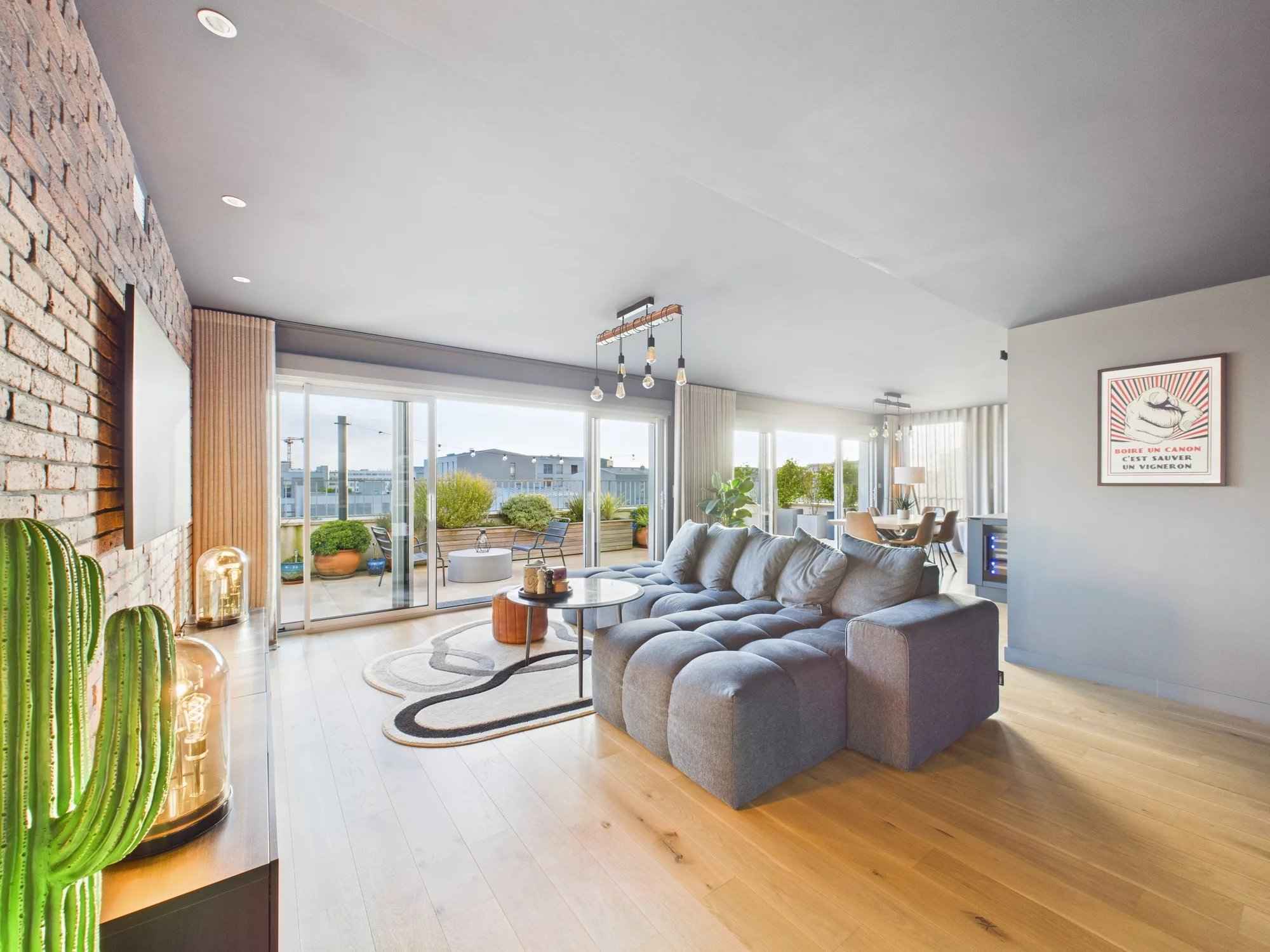 37320b05cae7ef53f6dc6e5ef91ad28c e6b681ebe0 2000 original - Attribut alt par défaut.