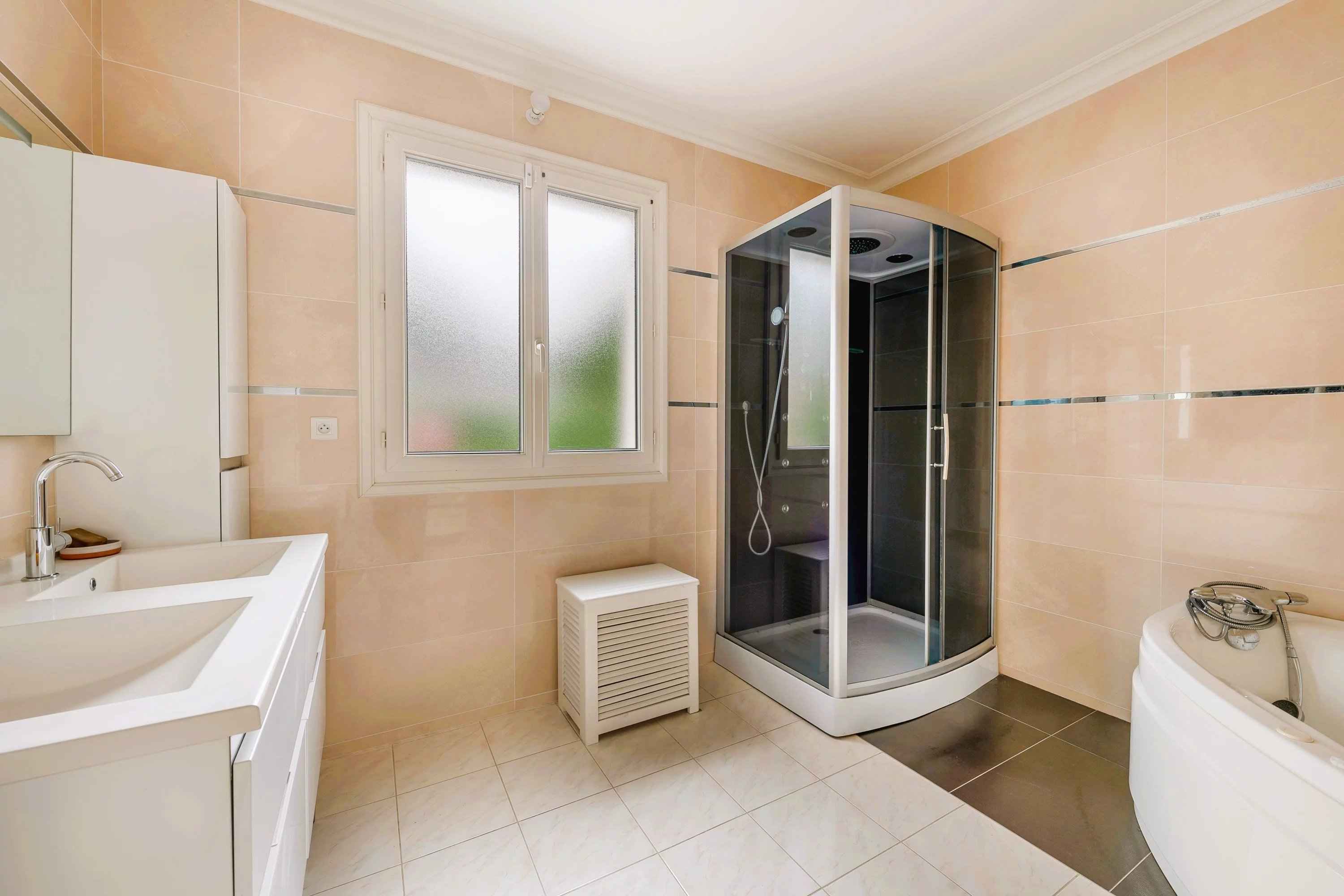 Ed57fb0aae5d6ead374783ea9015de25 36ee56d182 3000 original - Attribut alt par défaut.