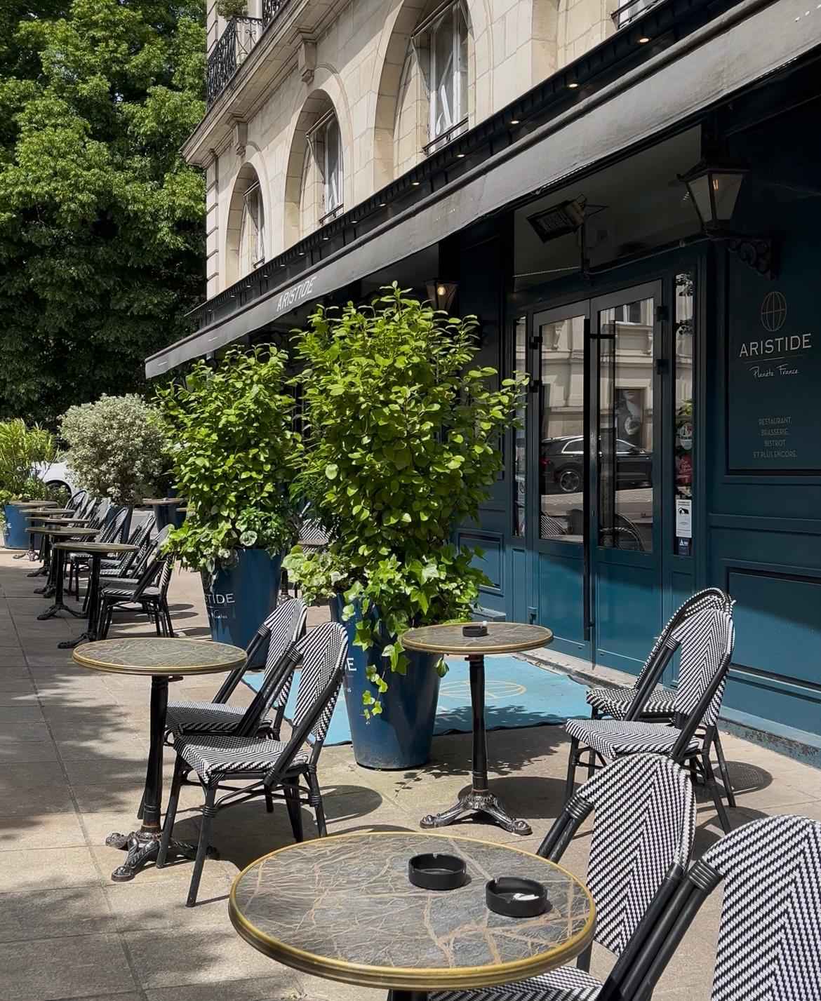 L'aristide%20nantes%20terrasse - Attribut alt par défaut.