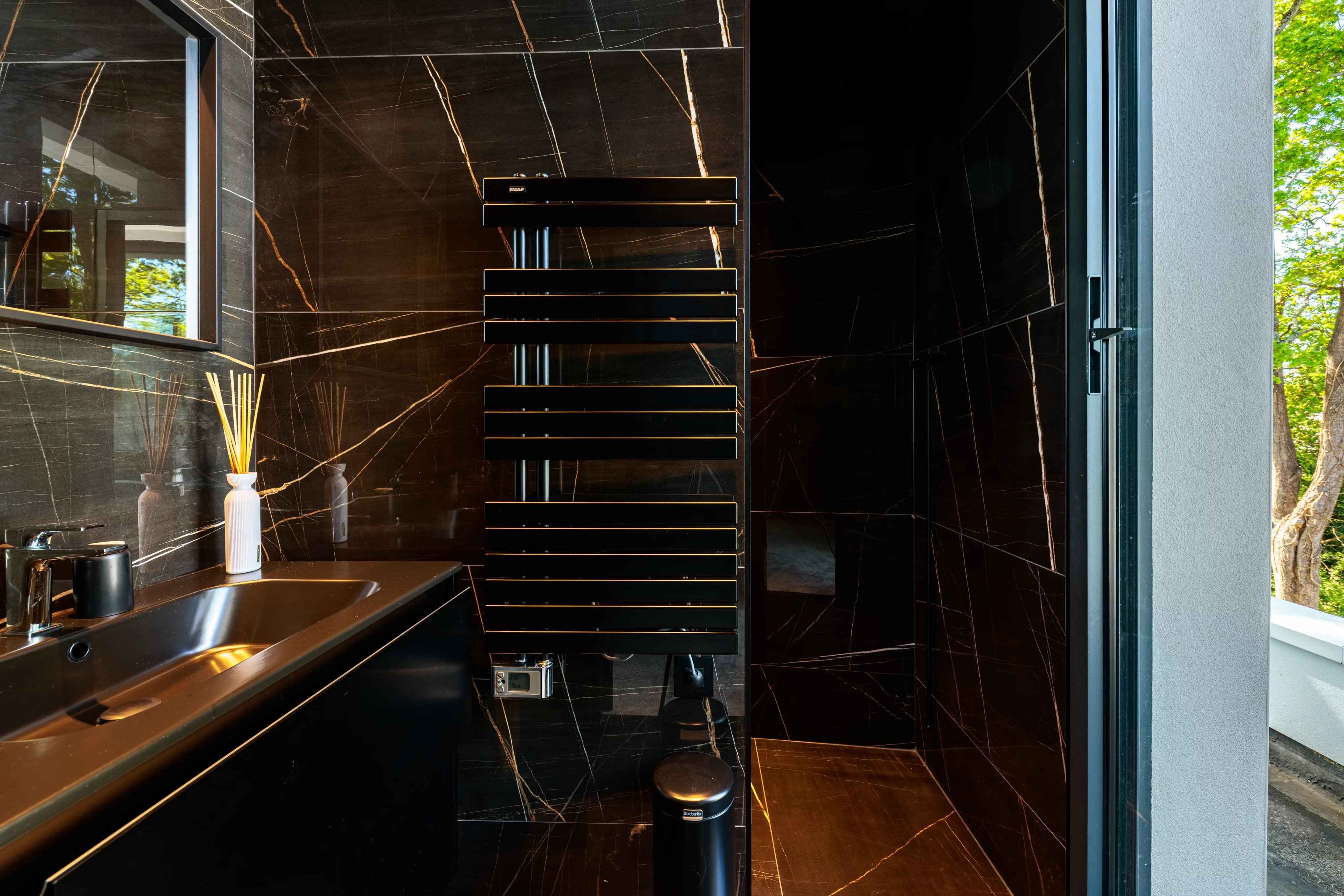 0d9ee63bb1c6d4642c64933fe078eb0f c048c6fffd 4096 original - Attribut alt par défaut.