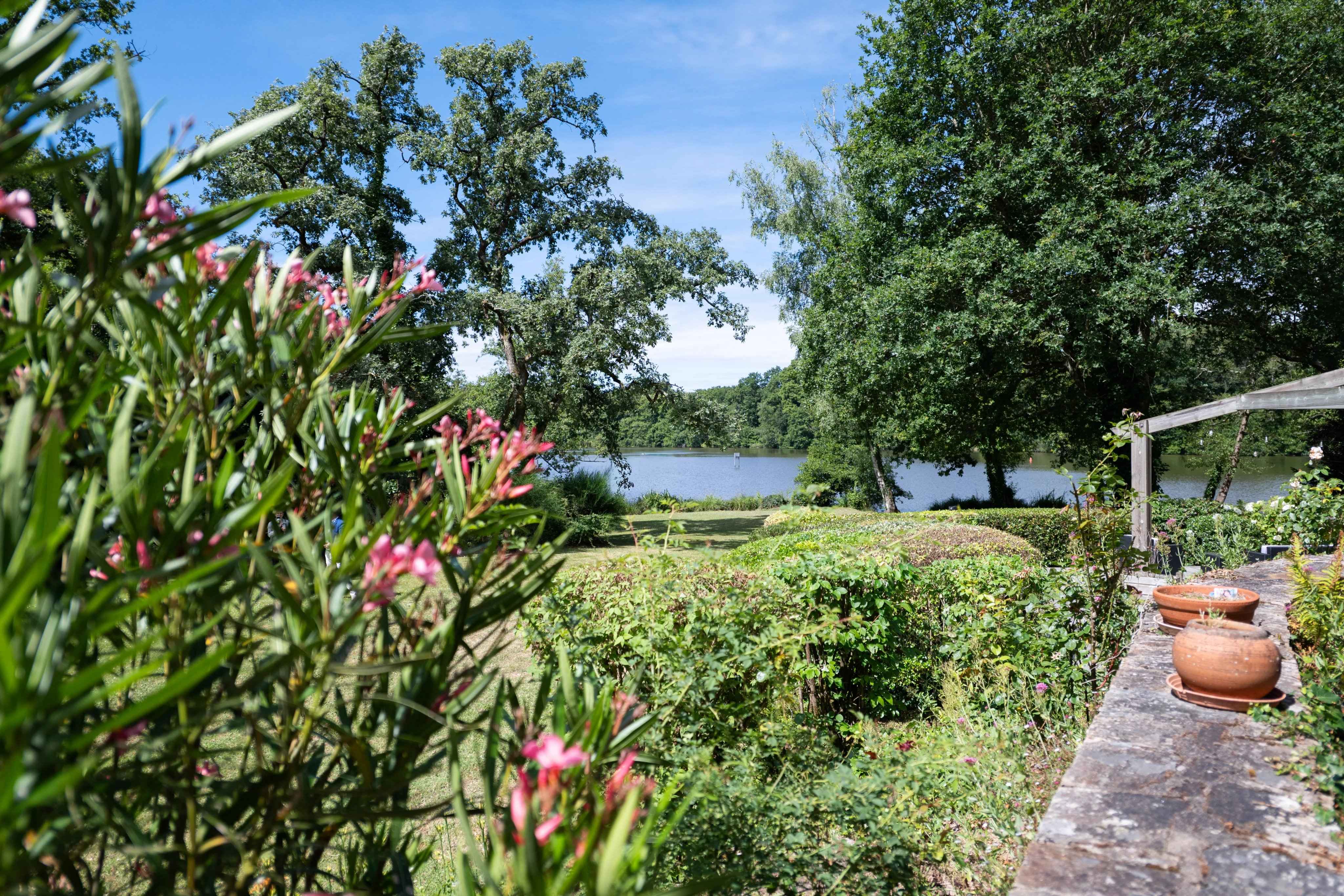 Magnifique maison bords de l'Erdre accès direct à vendre 