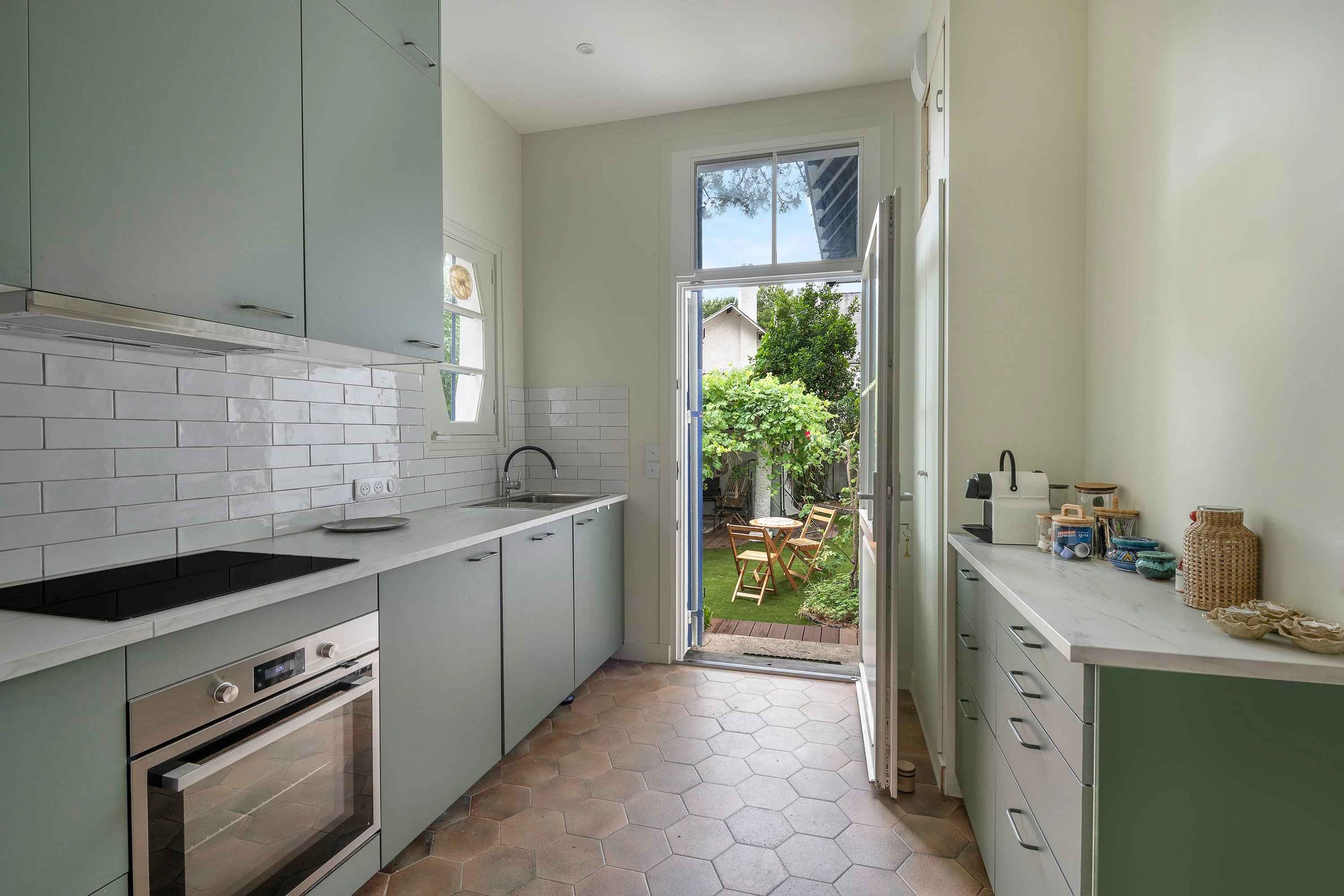 Cuisine avec accès jardin
