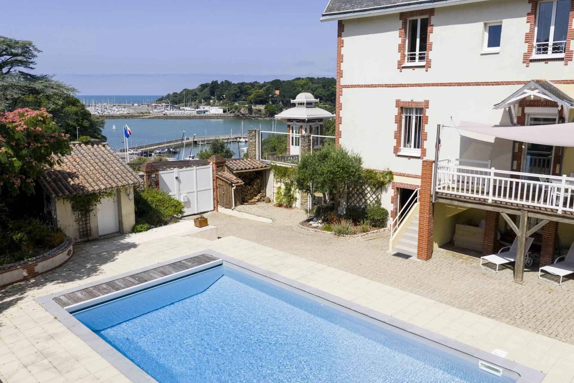 Villa historique avec piscine PORNIC