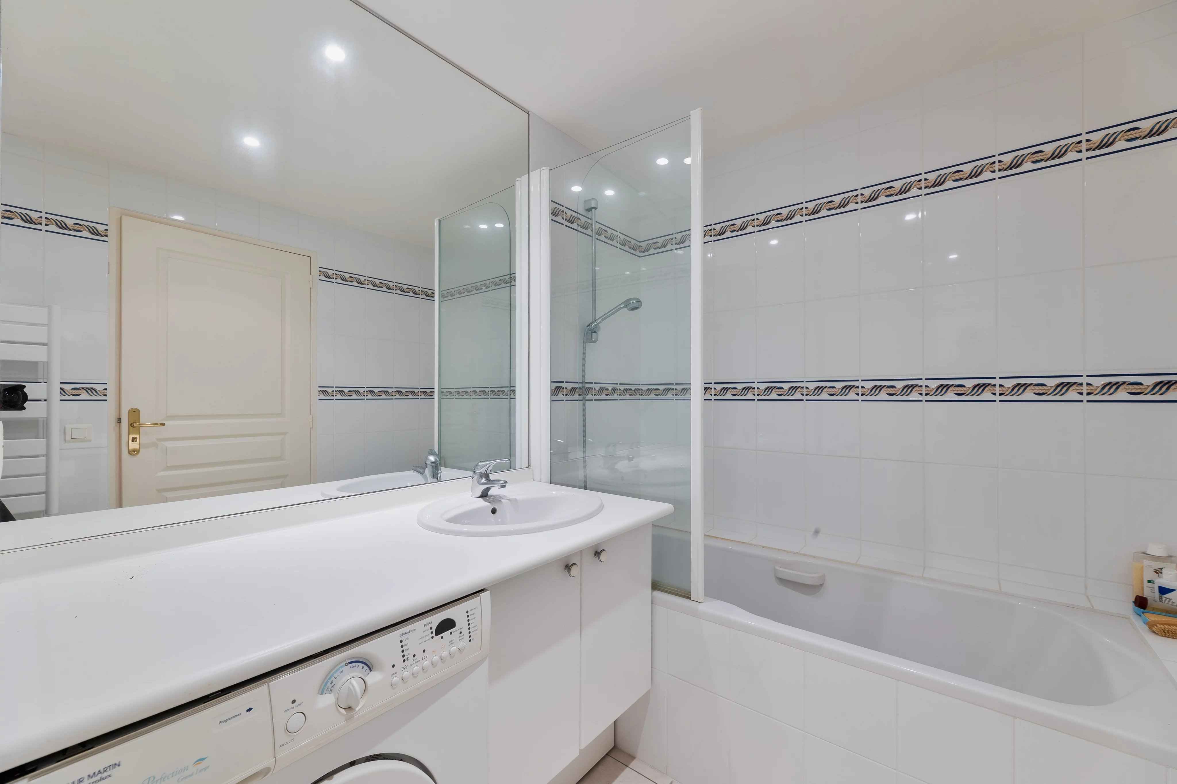 Grande salle de bains