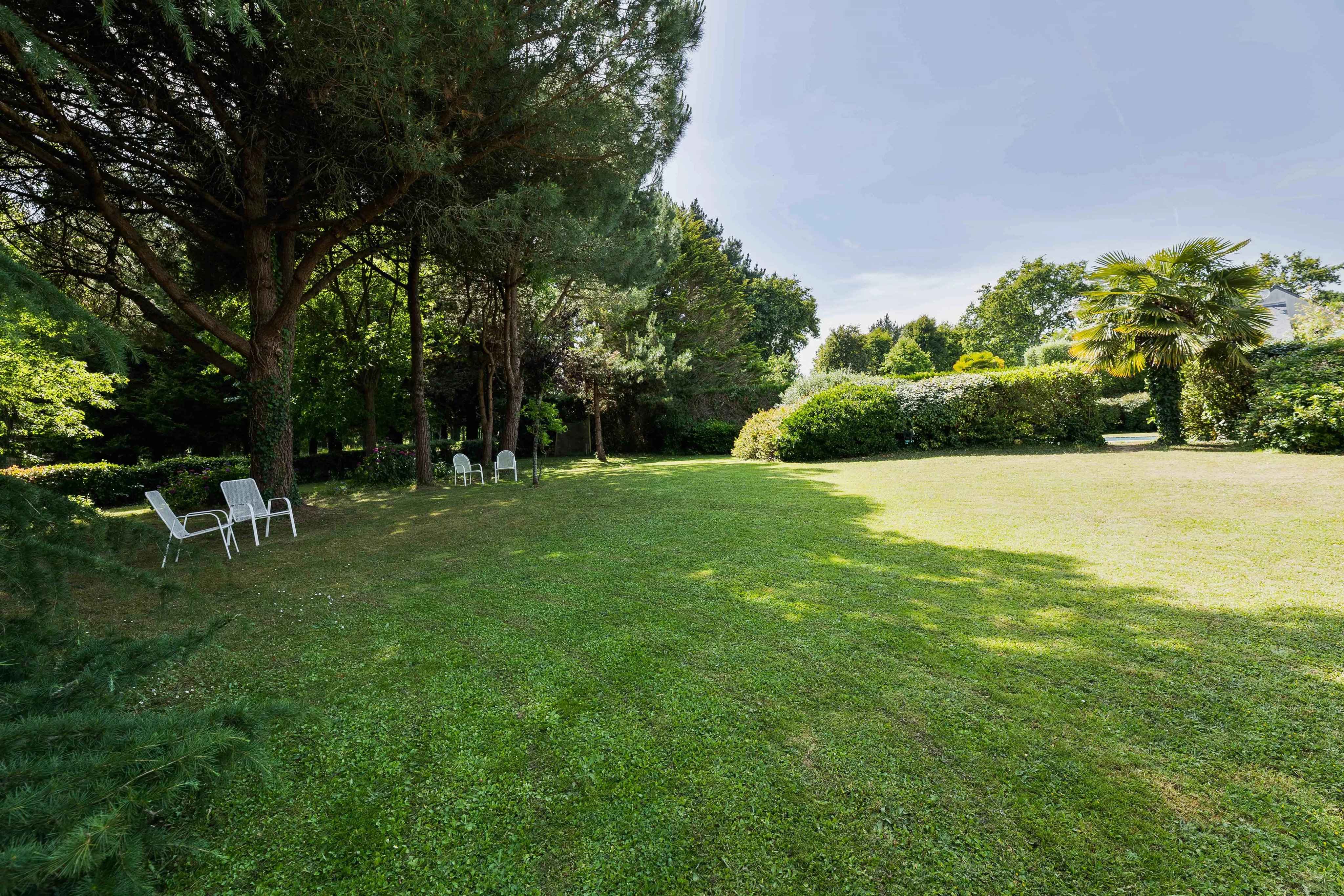 Grand jardin arboré Saint André des Eaux