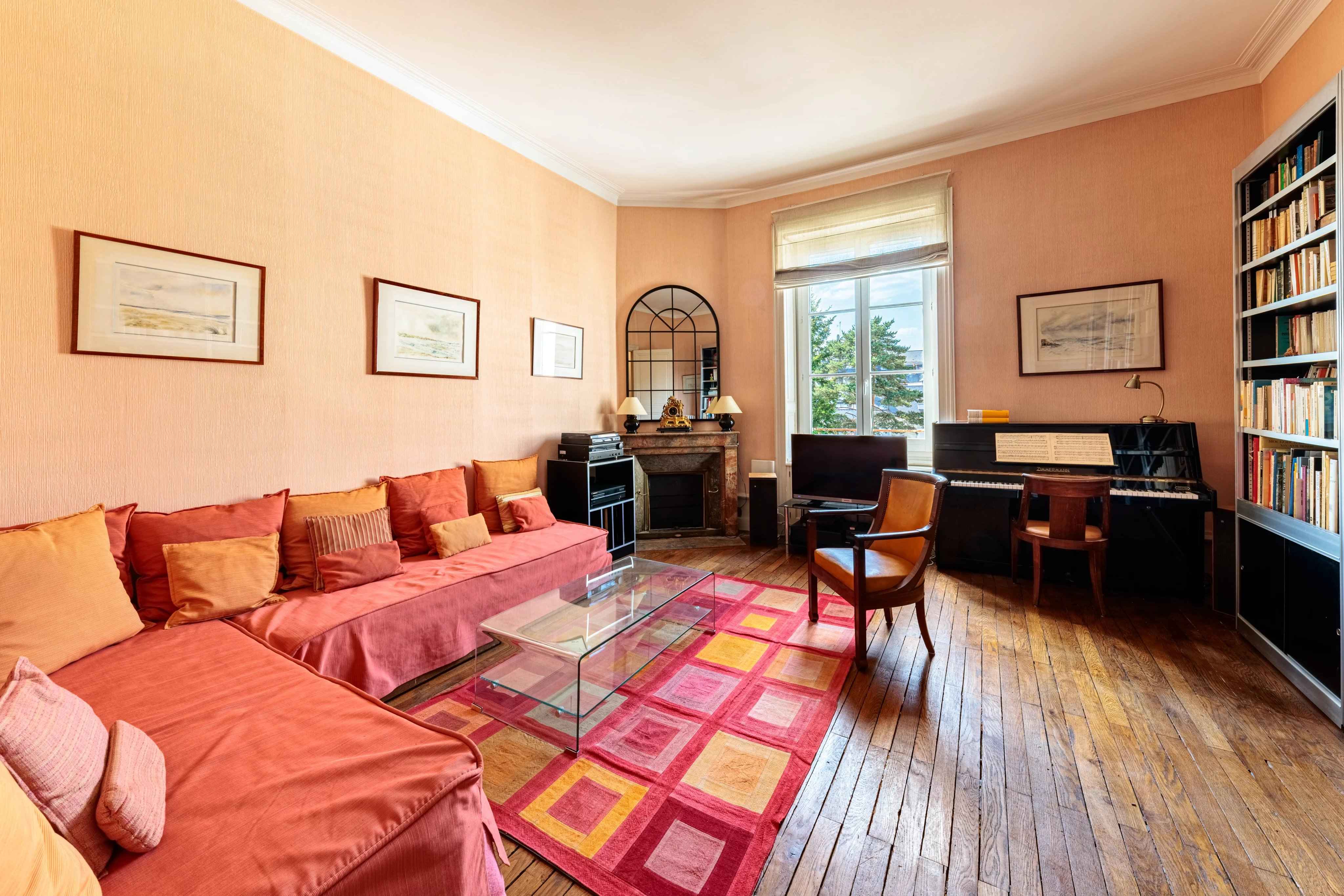Appartement beaux volumes quartier Copernic 