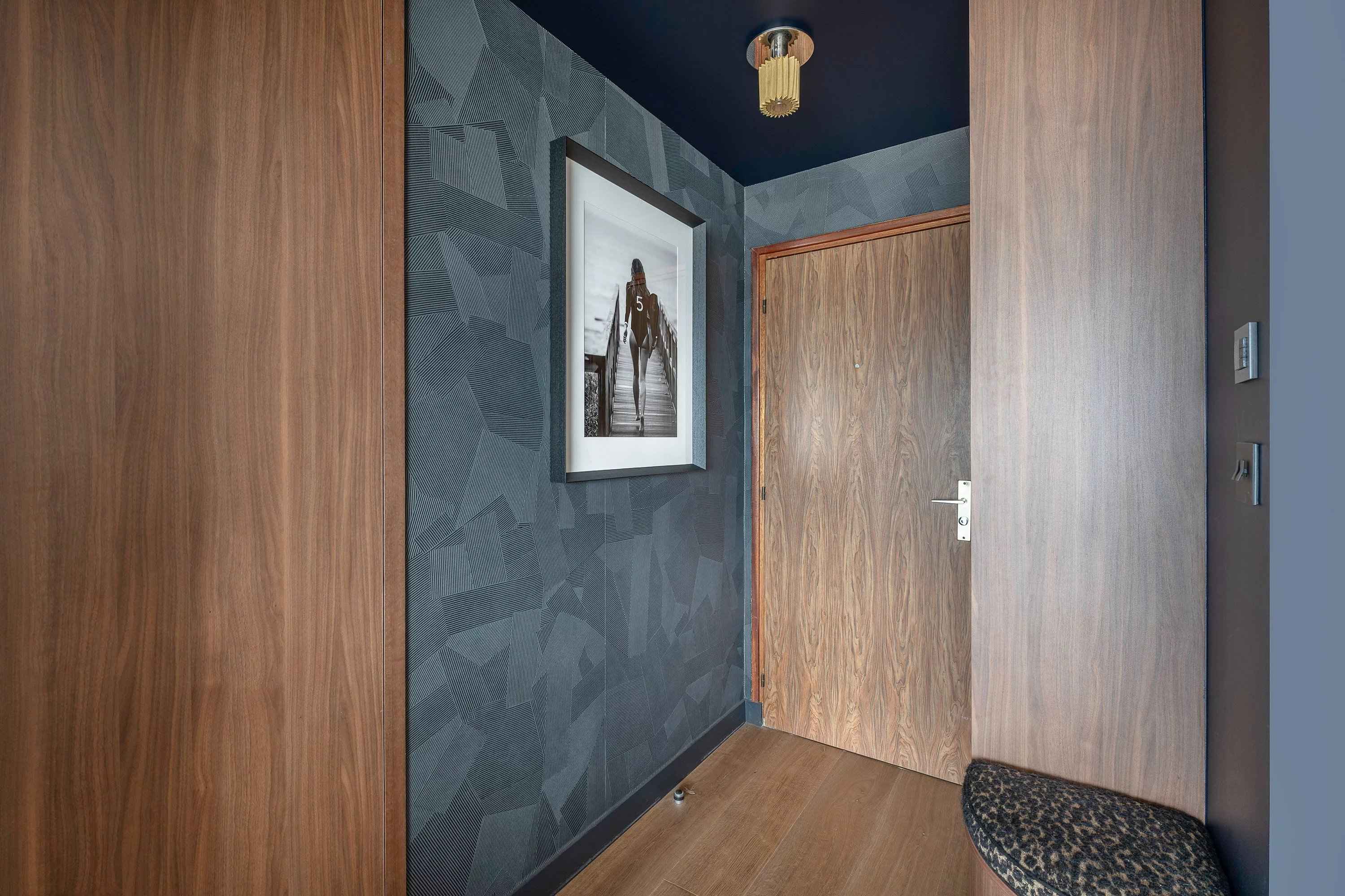 Entrée avec placard appartement face mer