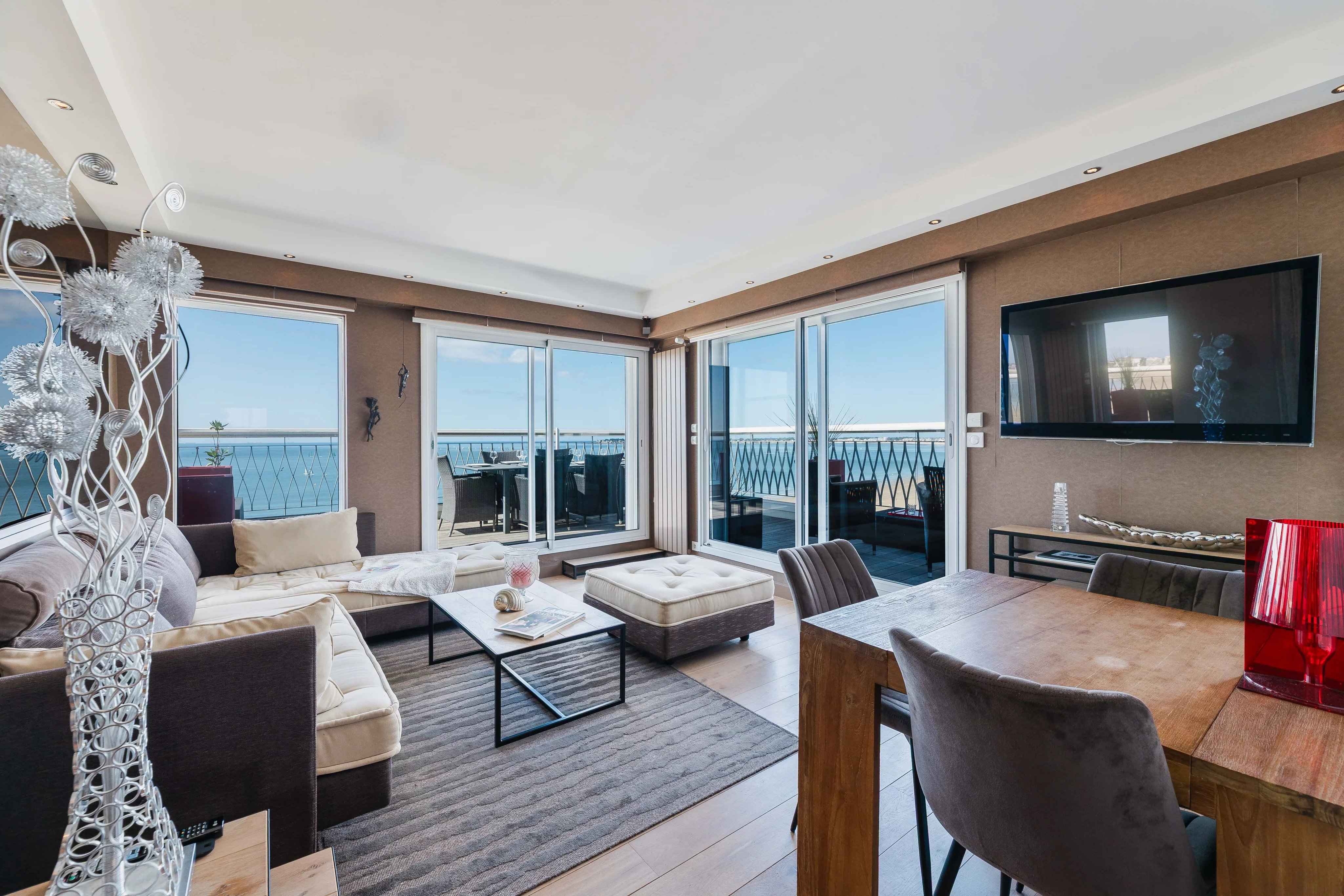 Appartement avec vue d'angle sur la mer