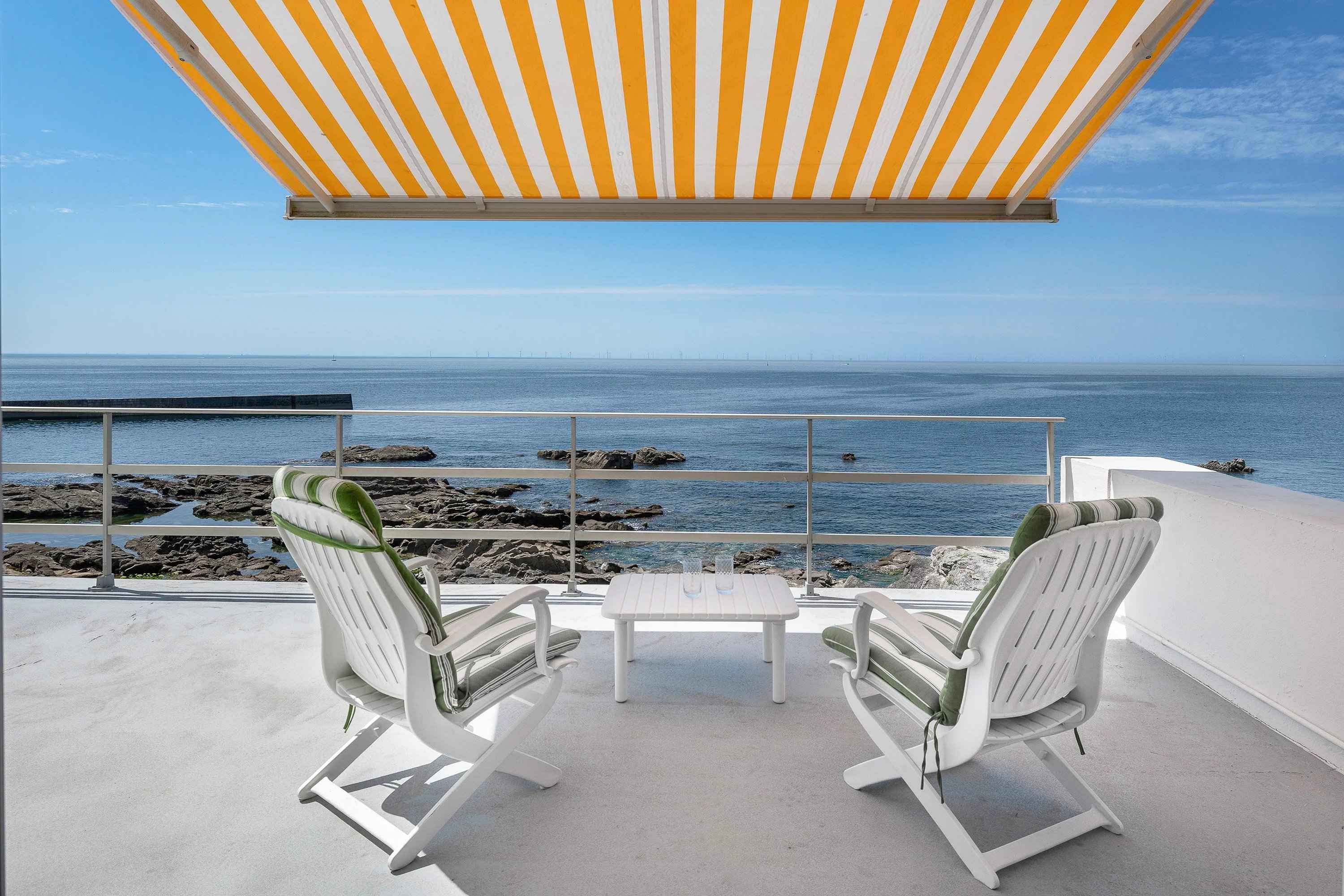 Terrasse face à l'océan Batz Sur mer