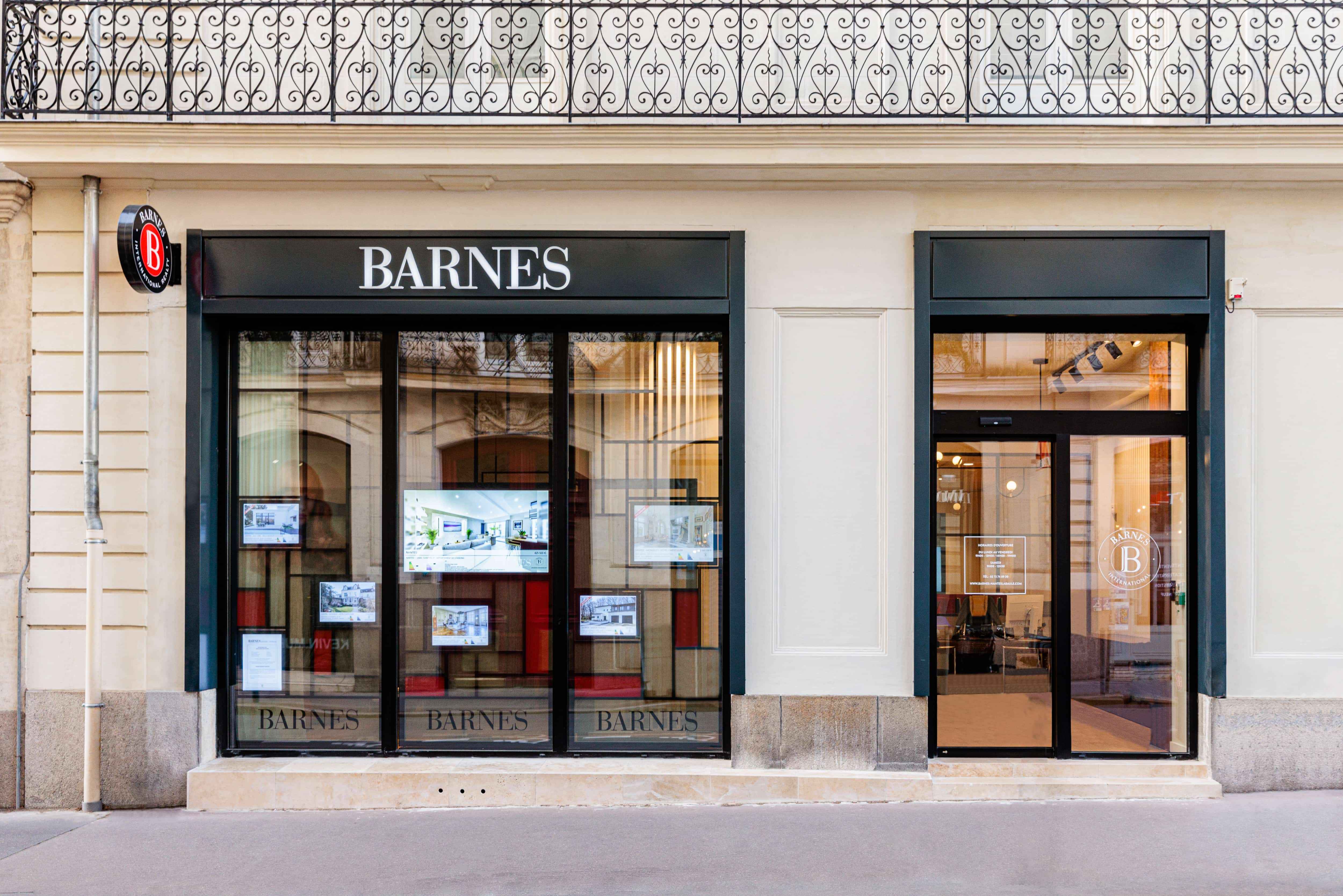 Vitrine barnes nantes 1 - Attribut alt par défaut.